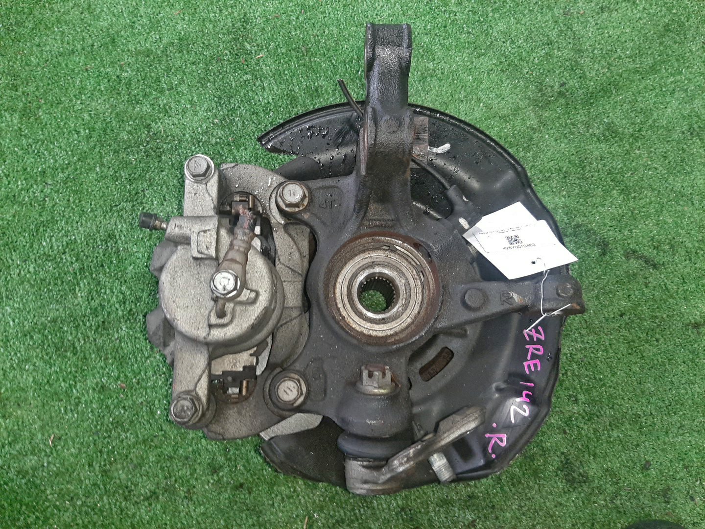 Ступица правая передняя TOYOTA AXIO, COROLLA FIELDER, COROLLA  AXIO, FIELDER NZE141, ZRE142, ZRE142G, NZE141G 1NZ-FE, 2ZR-FAE, 2ZR-FE 2 ракурс