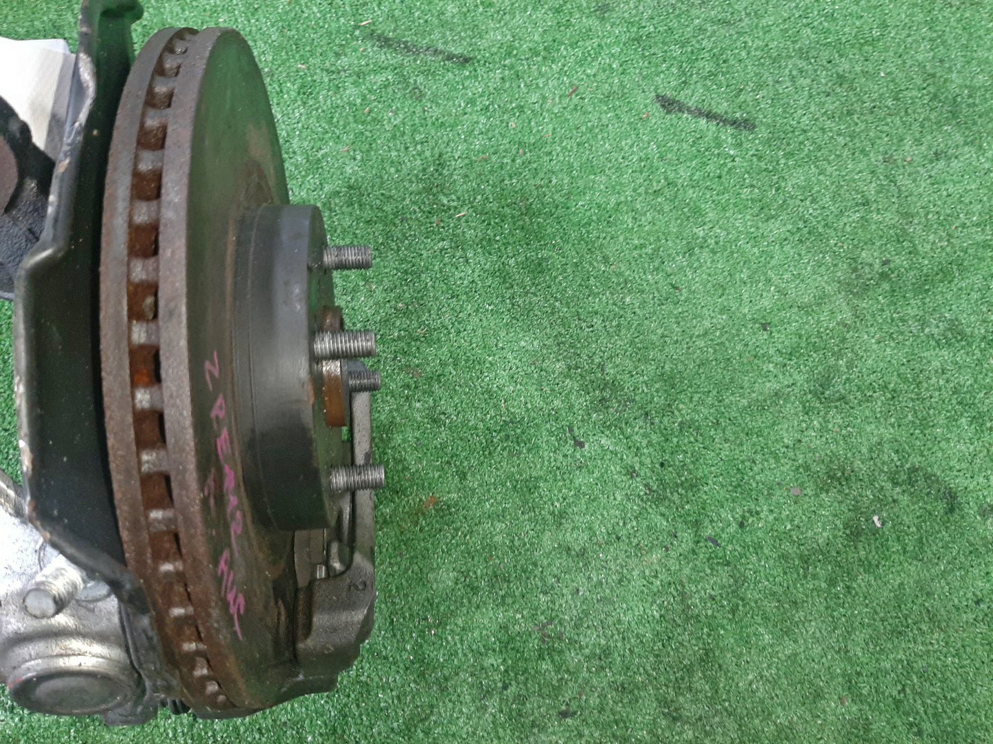 Ступица правая передняя TOYOTA AXIO, COROLLA FIELDER, COROLLA  AXIO, FIELDER NZE141, ZRE142, ZRE142G, NZE141G 1NZ-FE, 2ZR-FAE, 2ZR-FE 3 ракурс
