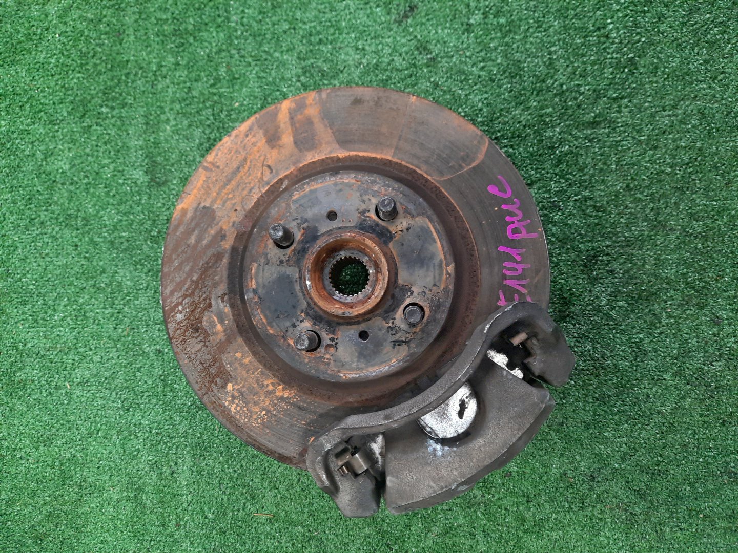 Ступица левая передняя TOYOTA AXIO, COROLLA FIELDER, COROLLA  AXIO, FIELDER NZE141, ZRE142, ZRE142G, NZE141G 1NZ-FE, 2ZR-FAE, 2ZR-FE 1 ракурс