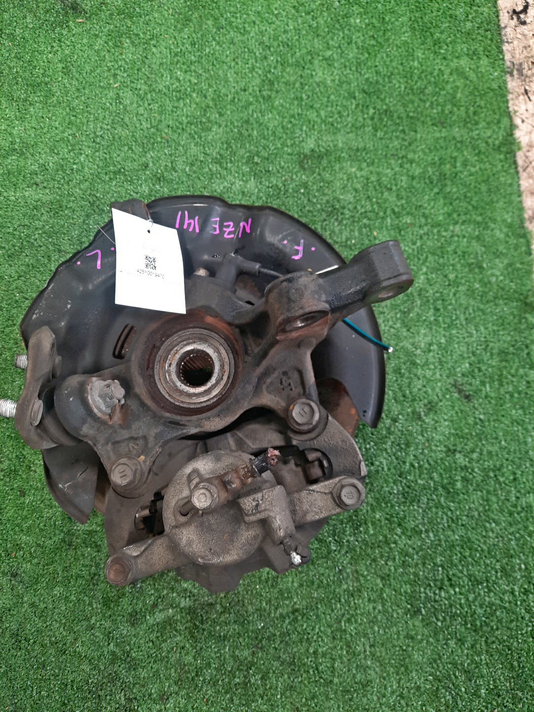 Ступица левая передняя TOYOTA AXIO, COROLLA FIELDER, COROLLA  AXIO, FIELDER NZE141, ZRE142, ZRE142G, NZE141G 1NZ-FE, 2ZR-FAE, 2ZR-FE 3 ракурс