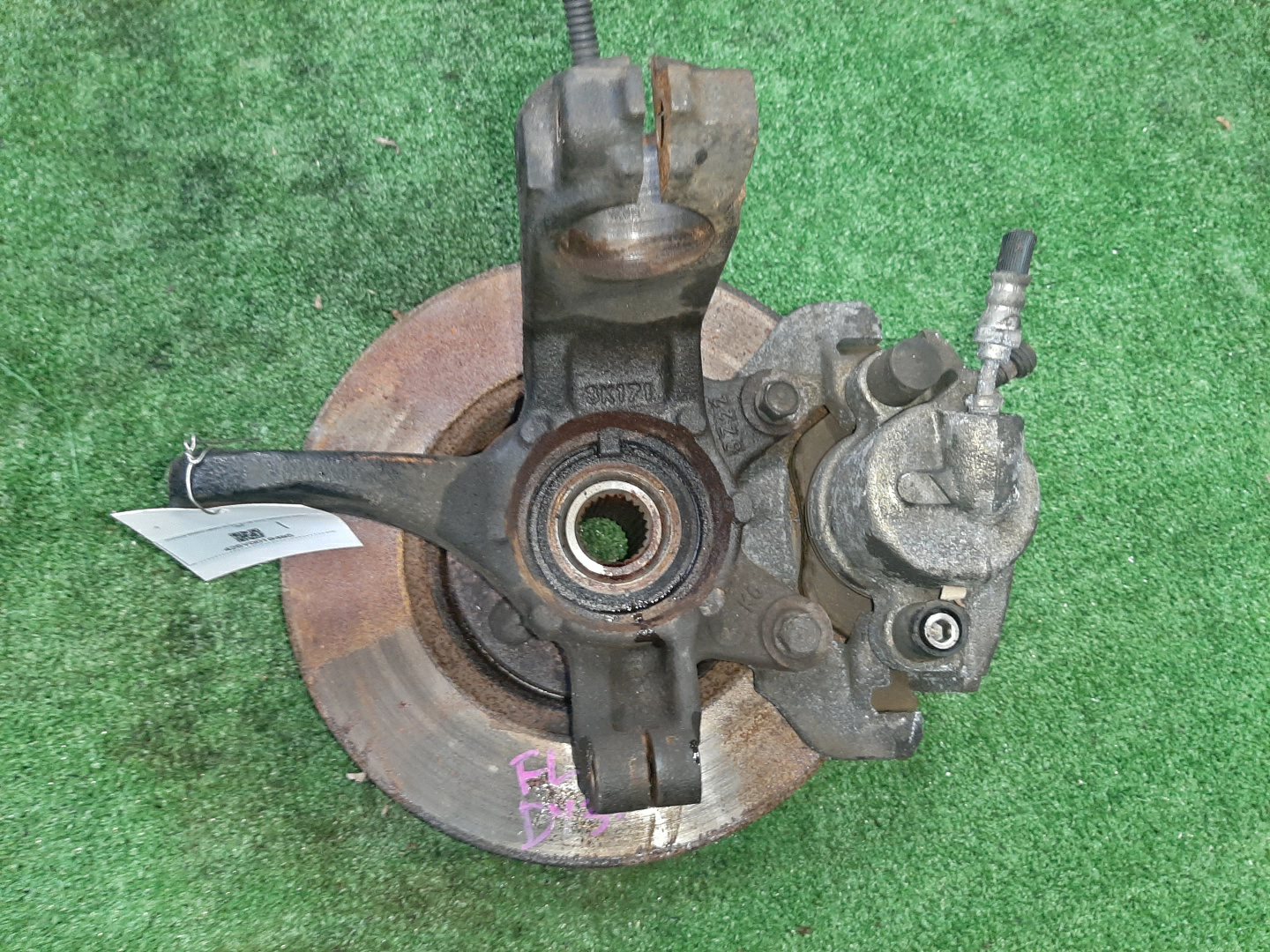 Ступица левая передняя для MAZDA DEMIO, VERISA DY3W, DY5W, DY3R, DY5R, DC5R, DC5W ZJ-VE, ZY-VE 2 ракурс Ступица левая передняя для MAZDA DEMIO, VERISA DY3W, DY5W, DY3R, DY5R, DC5R, DC5W ZJ-VE, ZY-VE 2 ракурс
