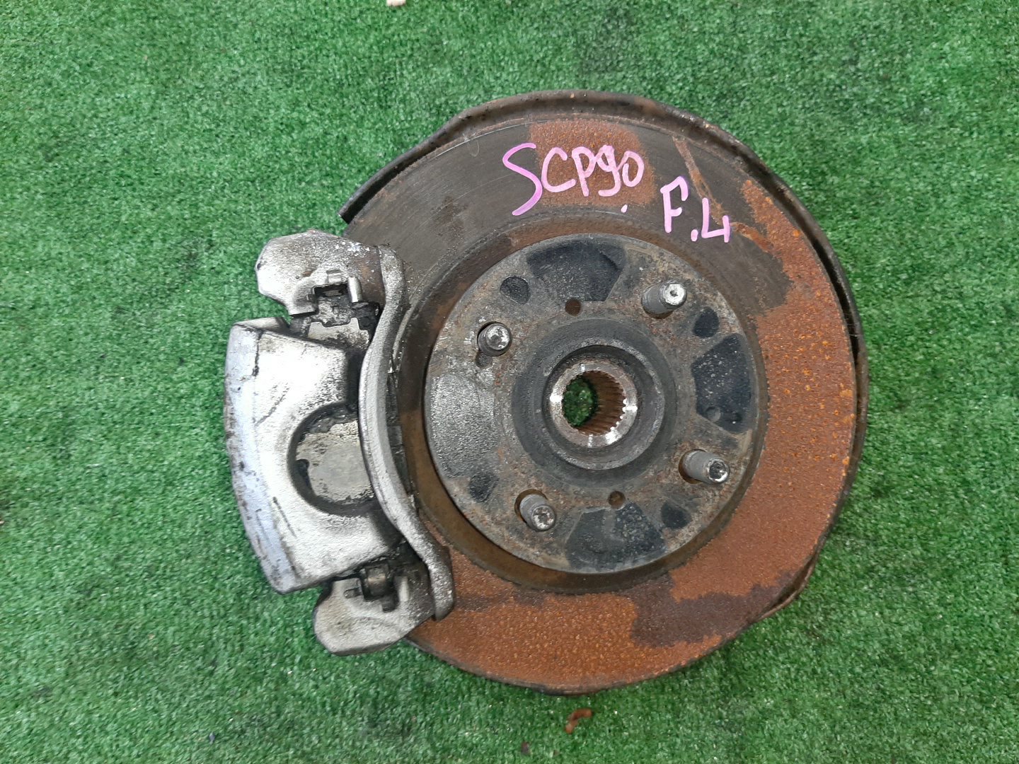 Ступица левая передняя TOYOTA VITZ SCP90 2SZ-FE 1 ракурс