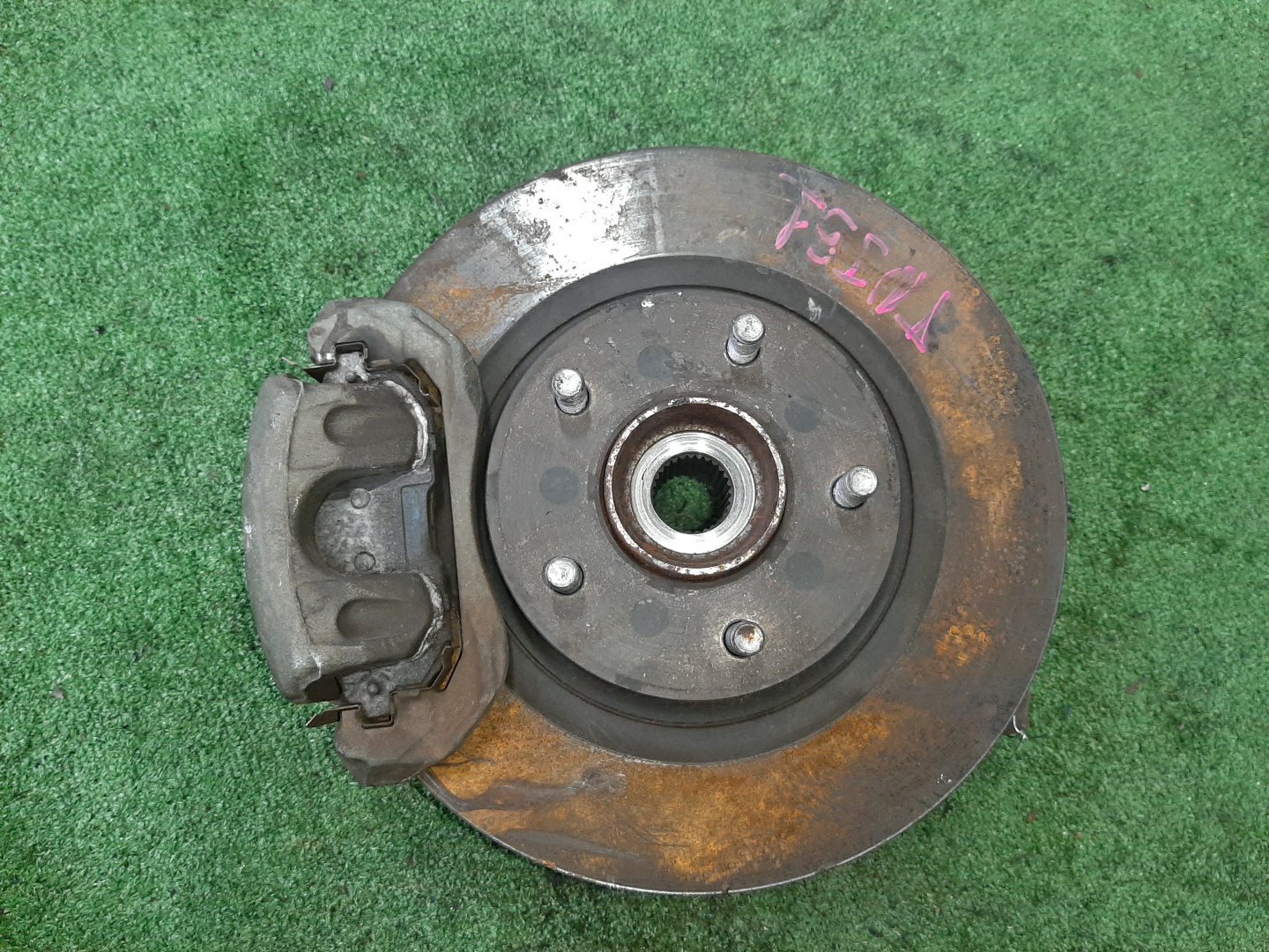 Ступица левая передняя NISSAN PRESAGE, TEANA TU31, TNU31, PU31, PNU31, J31, PJ31, TNJ31 QR25DE, VQ35DE, VQ23DE 1 ракурс