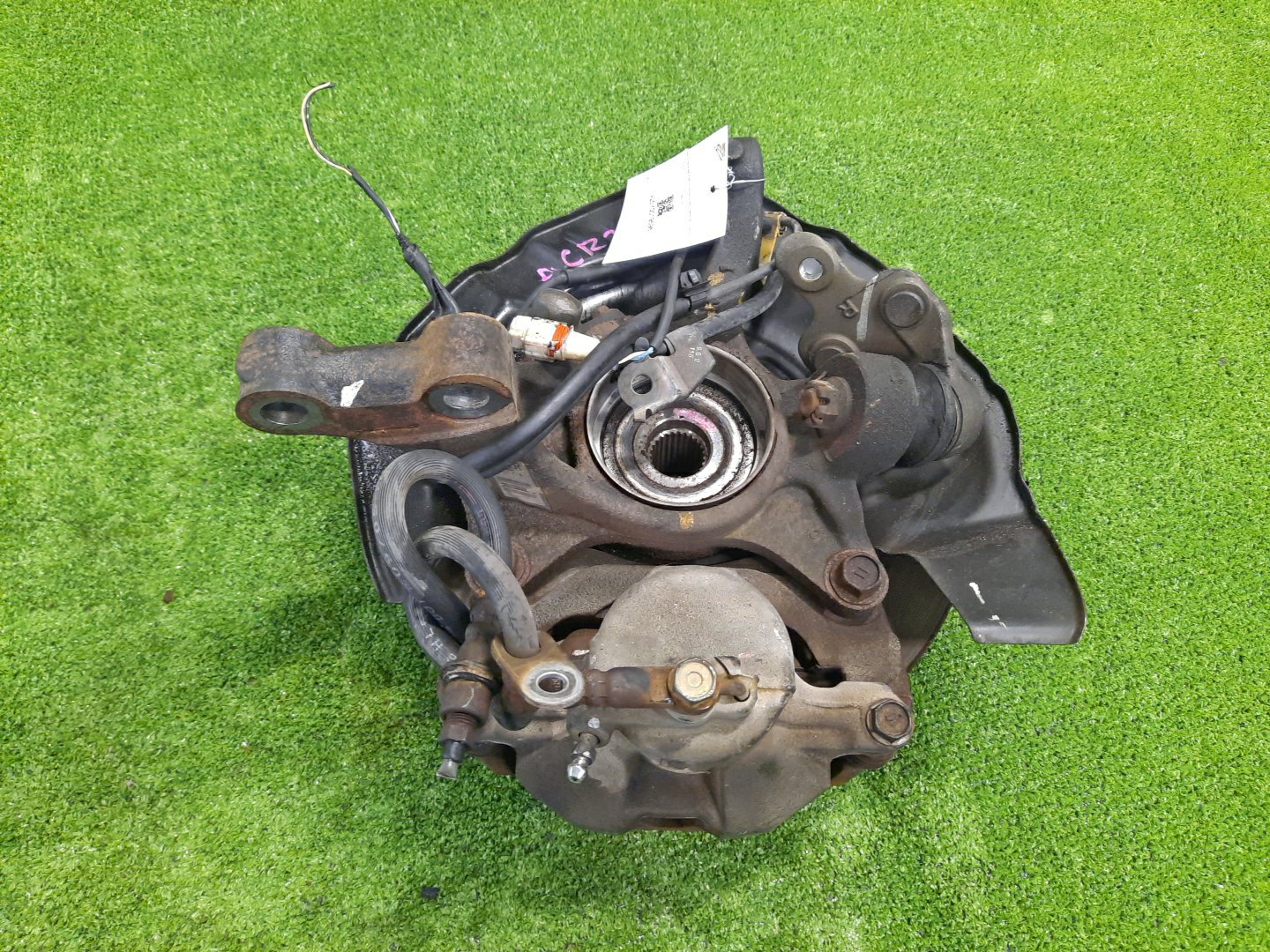 Ступица правая передняя TOYOTA ESTIMA ACR30W 2AZ-FE 3 ракурс
