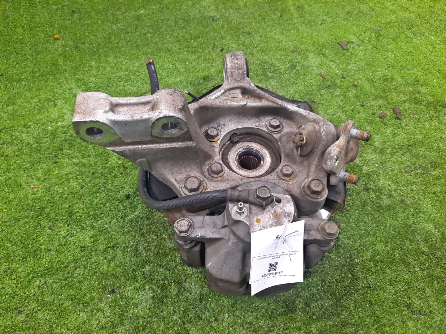Ступица правая передняя TOYOTA CT200H, PRIUS ZWA10, ZVW35, ZVW30 2ZR-FXE 3 ракурс