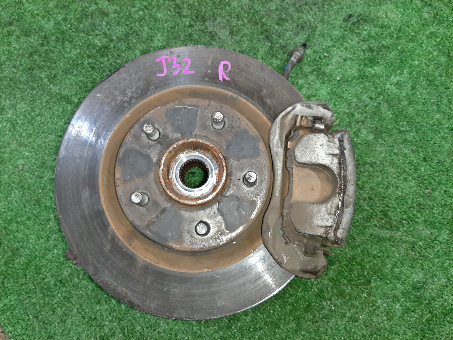 Ступица правая передняя  NISSAN TEANA TNJ32, PJ32, J32 QR25DE, VQ35DE, VQ25DE 1 ракурс