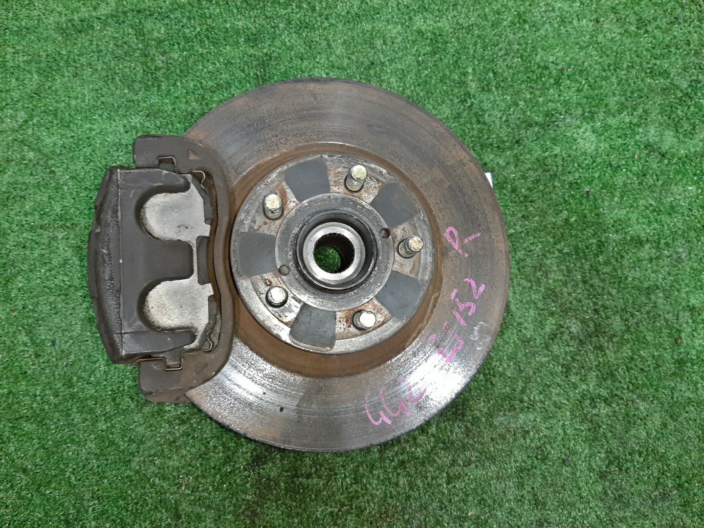 Ступица правая передняя  SUBARU IMPREZA GG2 EJ15E 1 ракурс