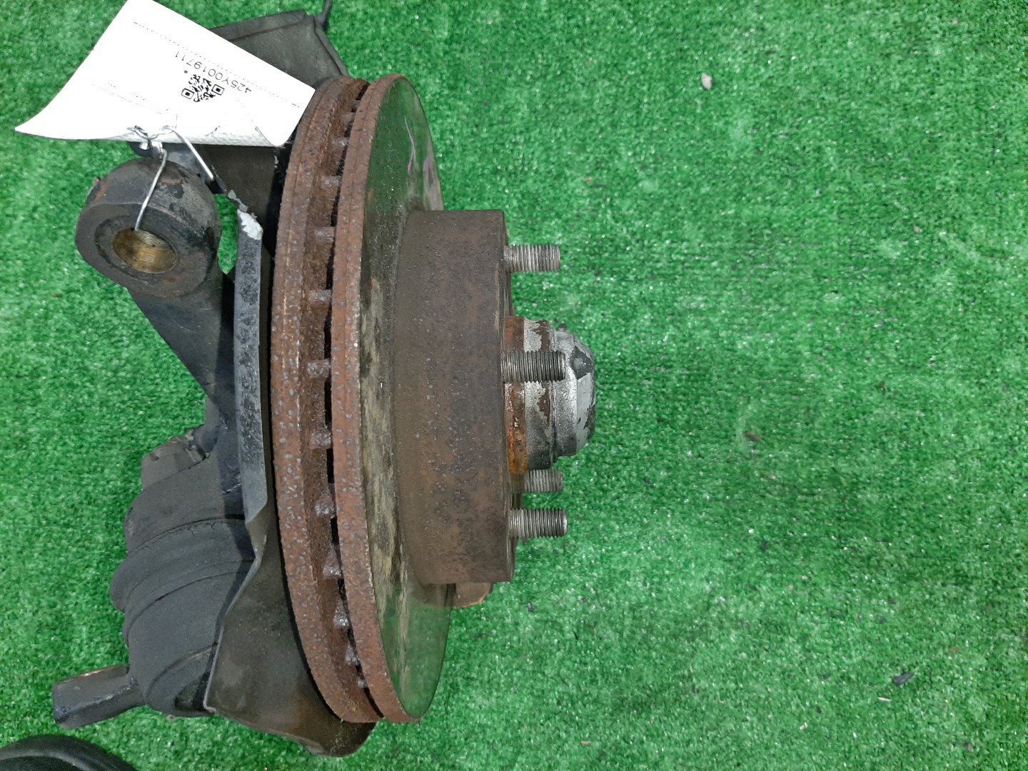 Ступица левая передняя MAZDA BONGO SK22T, SK82V, SK82T, SK22V, SKF2V, SKP2V, SKP2T, SKF2T R2, F8, RF-T, L8 3 ракурс