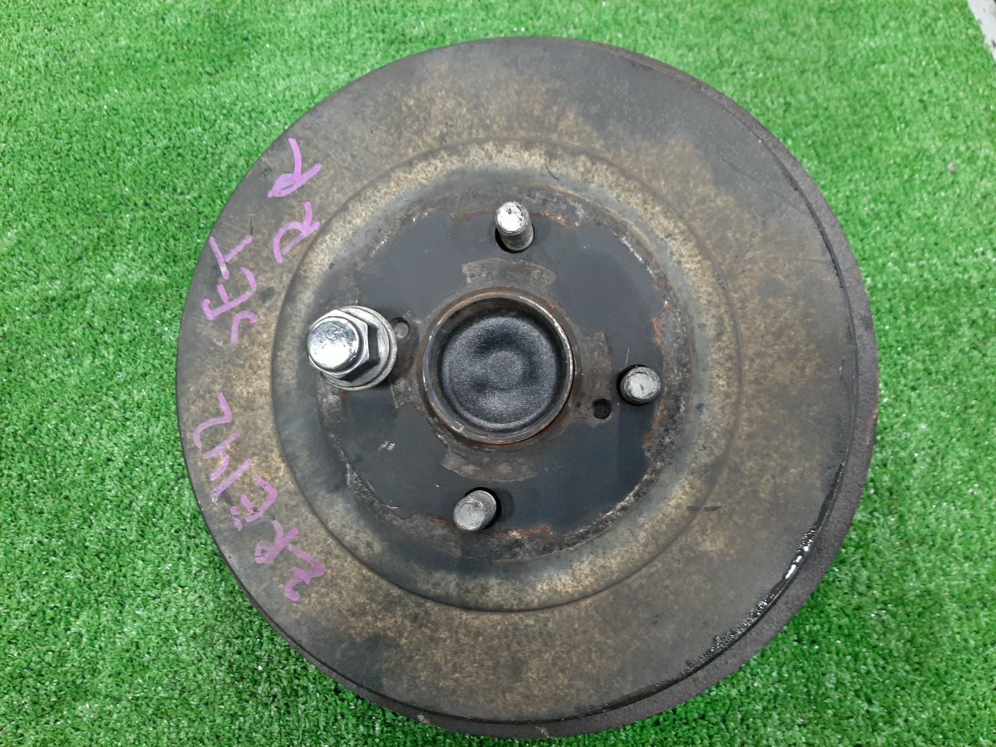 Ступица правая задняя TOYOTA AXIO, COROLLA FIELDER, COROLLA  AXIO, FIELDER NZE141, ZRE142, ZRE142G, NZE141G 1NZ-FE, 2ZR-FAE, 2ZR-FE 1 ракурс