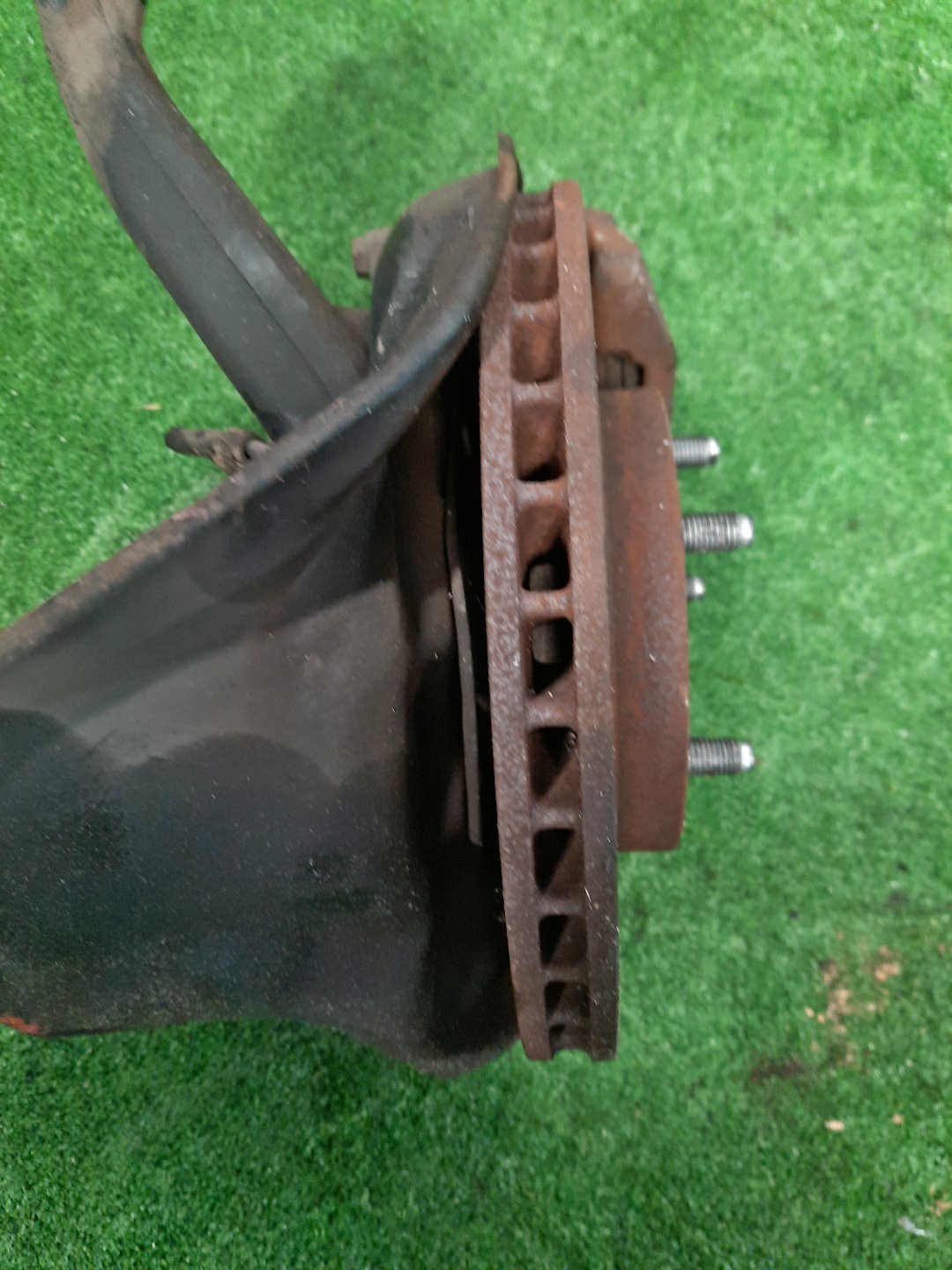 Ступица левая передняя TOYOTA BREVIS, CROWN, MARK II BLIT, PROGRES, ALTEZZA, VEROSSA, MARK II JCG10, JCG11, GS171, JZS175, JZS171, JZX110W, GX110W, GXE10, GX110, JZX110 1JZ-FSE, 2JZ-FSE, 1G-FE, 1JZ-GE, 2JZ-GE 2 ракурс