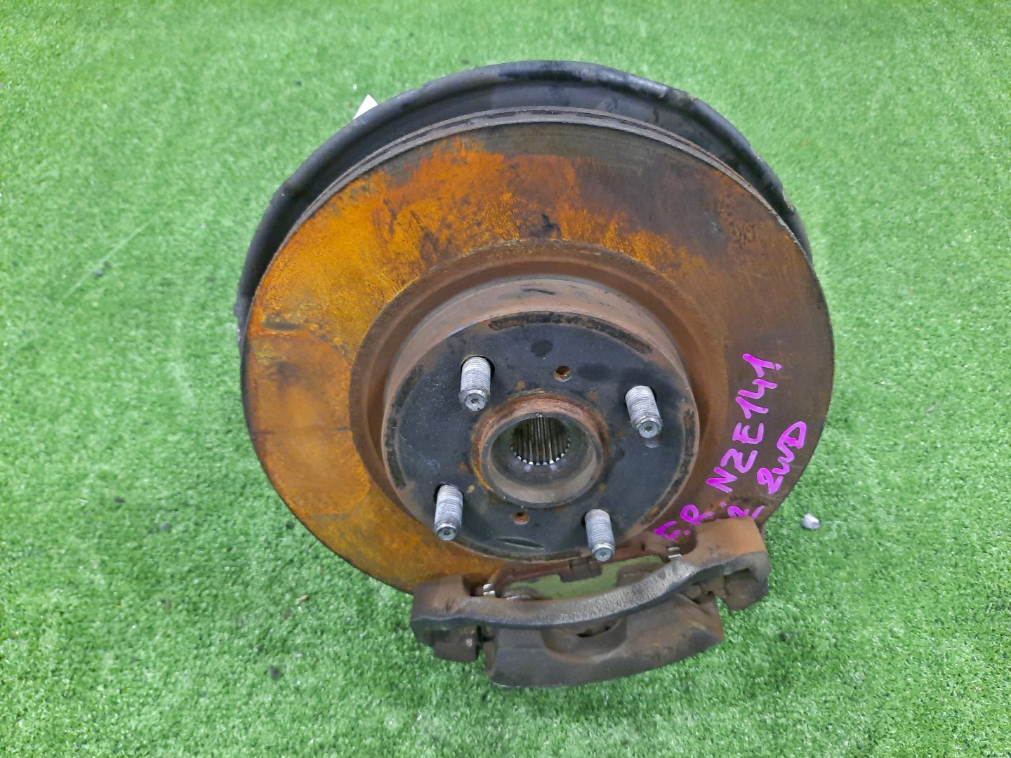 Ступица правая передняя TOYOTA AXIO, COROLLA FIELDER, COROLLA  AXIO, FIELDER NZE141, ZRE142, ZRE142G, NZE141G 1NZ-FE, 2ZR-FAE, 2ZR-FE 1 ракурс