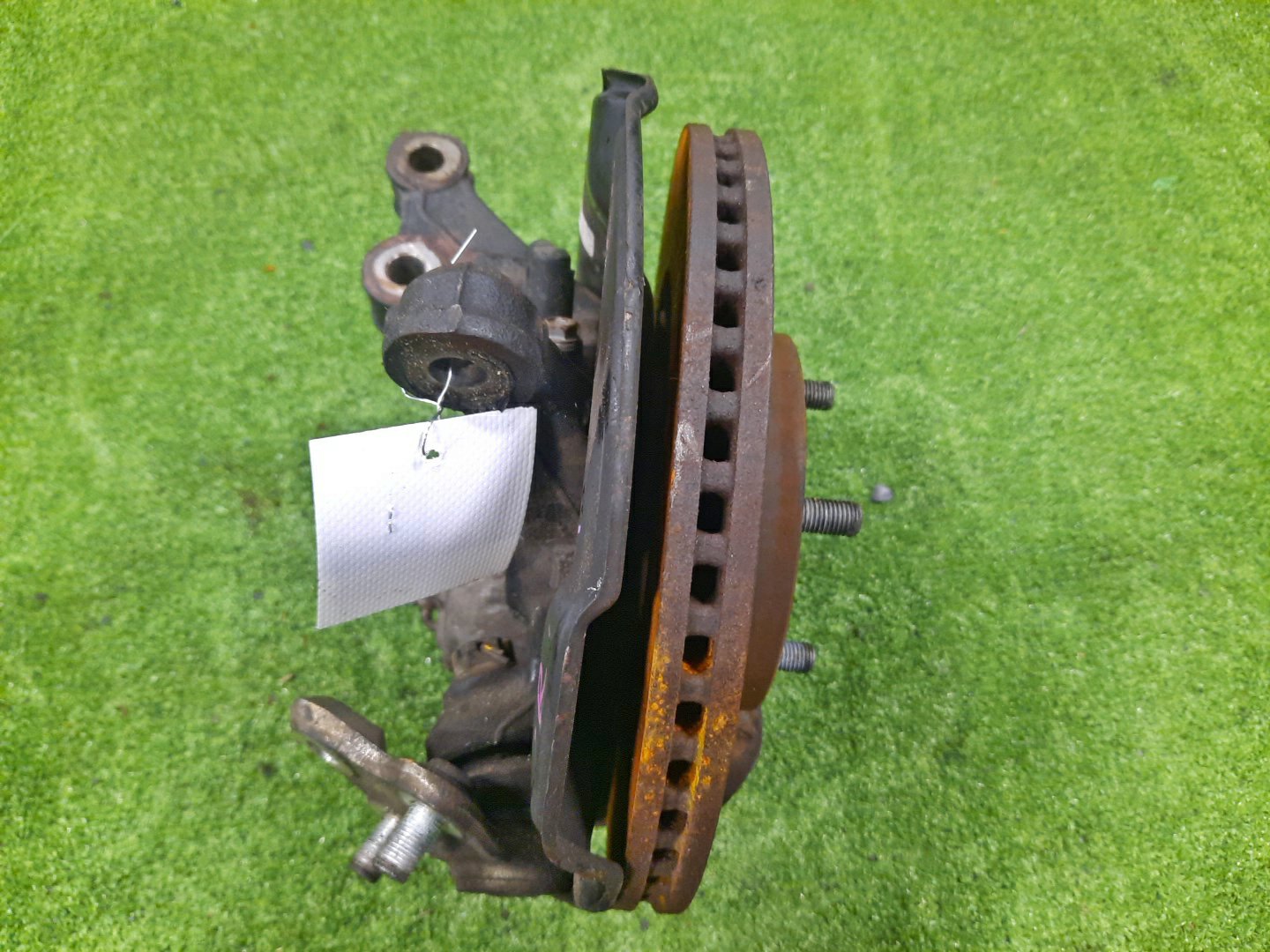 Ступица правая передняя TOYOTA AXIO, COROLLA FIELDER, COROLLA  AXIO, FIELDER NZE141, ZRE142, ZRE142G, NZE141G 1NZ-FE, 2ZR-FAE, 2ZR-FE 2 ракурс