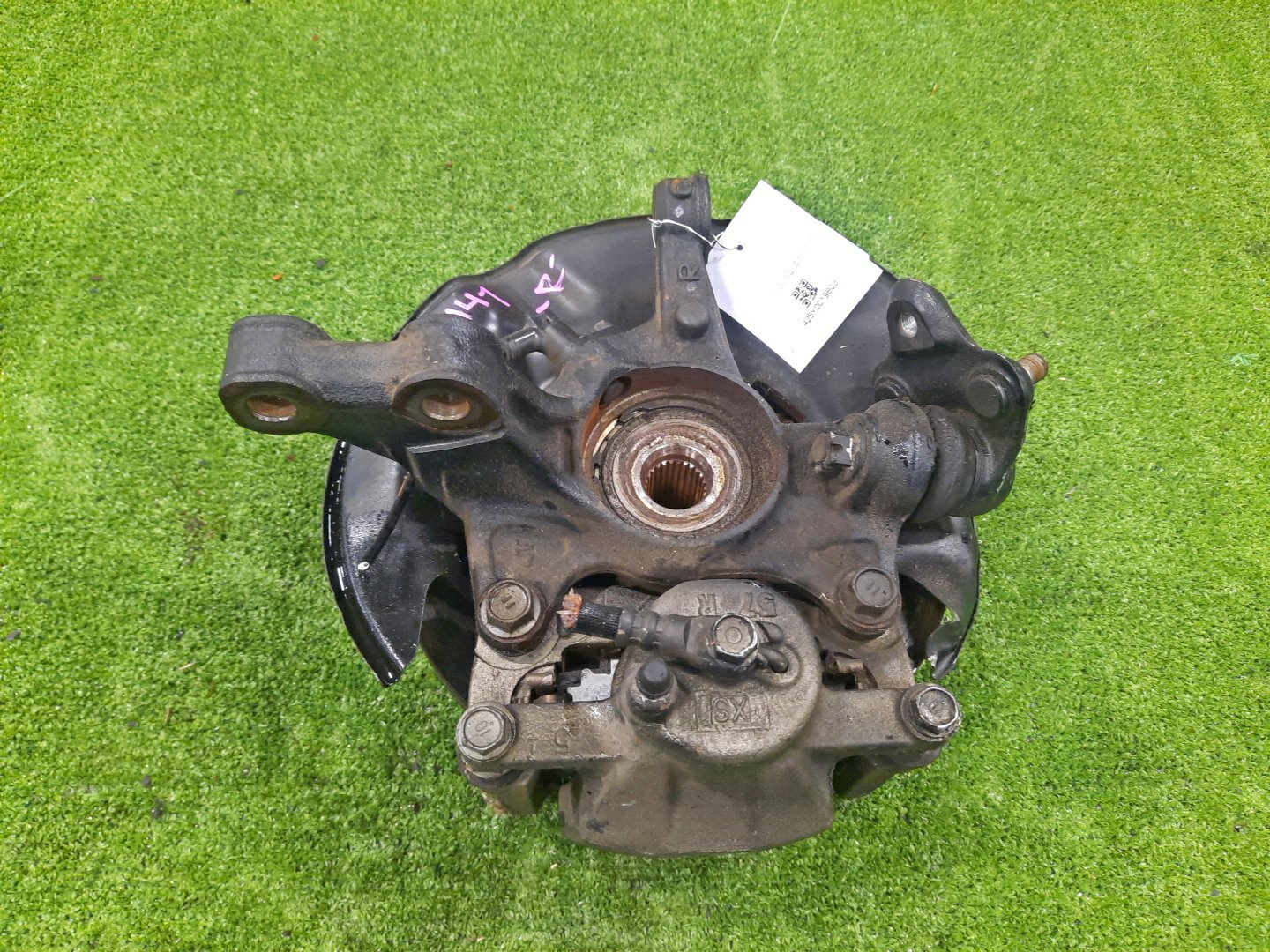Ступица правая передняя TOYOTA AXIO, COROLLA FIELDER, COROLLA  AXIO, FIELDER NZE141, ZRE142, ZRE142G, NZE141G 1NZ-FE, 2ZR-FAE, 2ZR-FE 3 ракурс