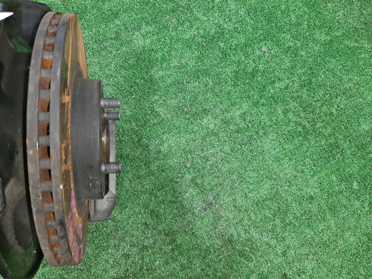 Ступица левая передняя TOYOTA AXIO, COROLLA FIELDER, COROLLA  AXIO, FIELDER NZE141, ZRE142, ZRE142G, NZE141G 1NZ-FE, 2ZR-FAE, 2ZR-FE 3 ракурс