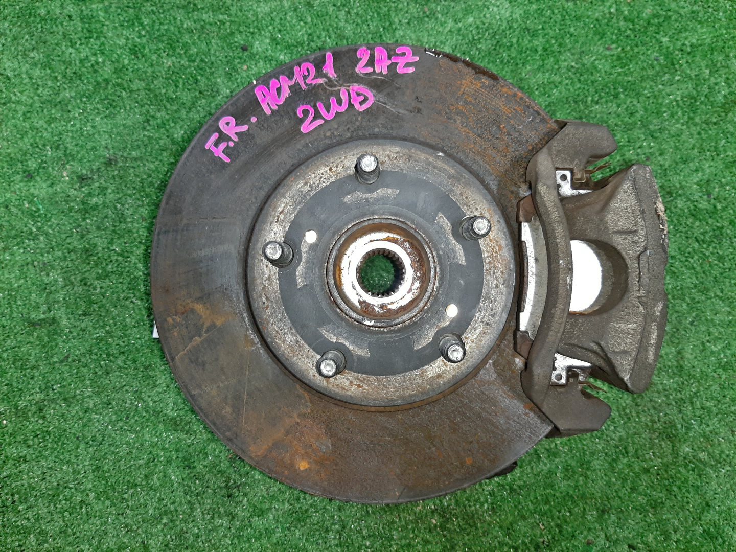 Ступица правая передняя  TOYOTA NOAH, VOXY, IPSUM AZR60G, ACM21W 1AZ-FSE, 2AZ-FE 1 ракурс