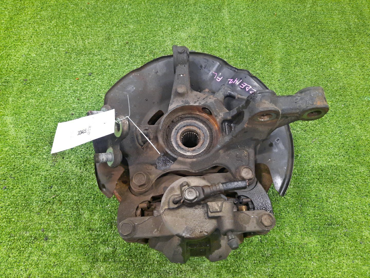 Ступица левая передняя TOYOTA AXIO, COROLLA FIELDER, COROLLA  AXIO, FIELDER NZE141, ZRE142, ZRE142G, NZE141G 1NZ-FE, 2ZR-FAE, 2ZR-FE 3 ракурс