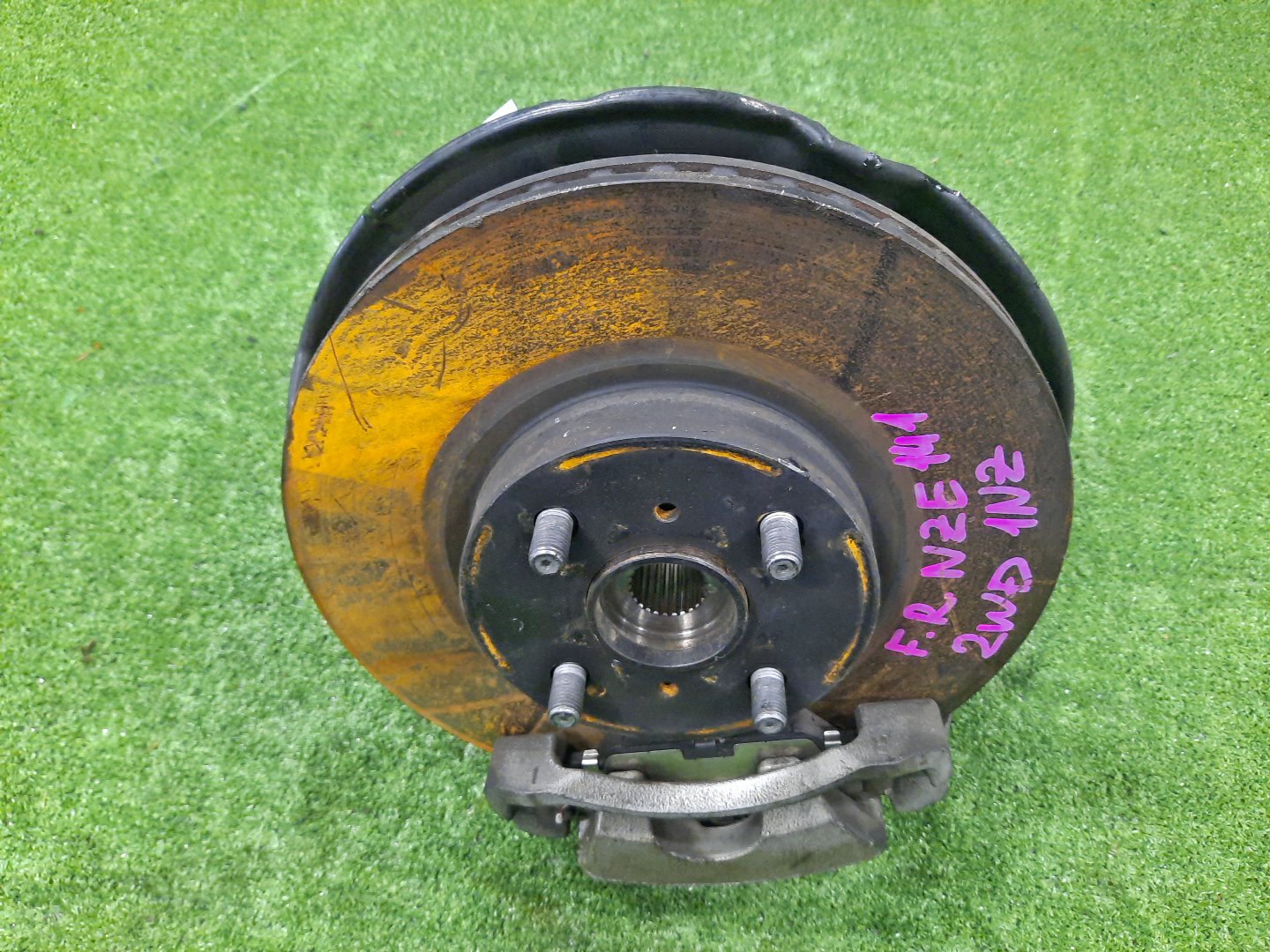 Ступица правая передняя TOYOTA AXIO, COROLLA FIELDER, COROLLA  AXIO, FIELDER NZE141, ZRE142, ZRE142G, NZE141G 1NZ-FE, 2ZR-FAE, 2ZR-FE 1 ракурс