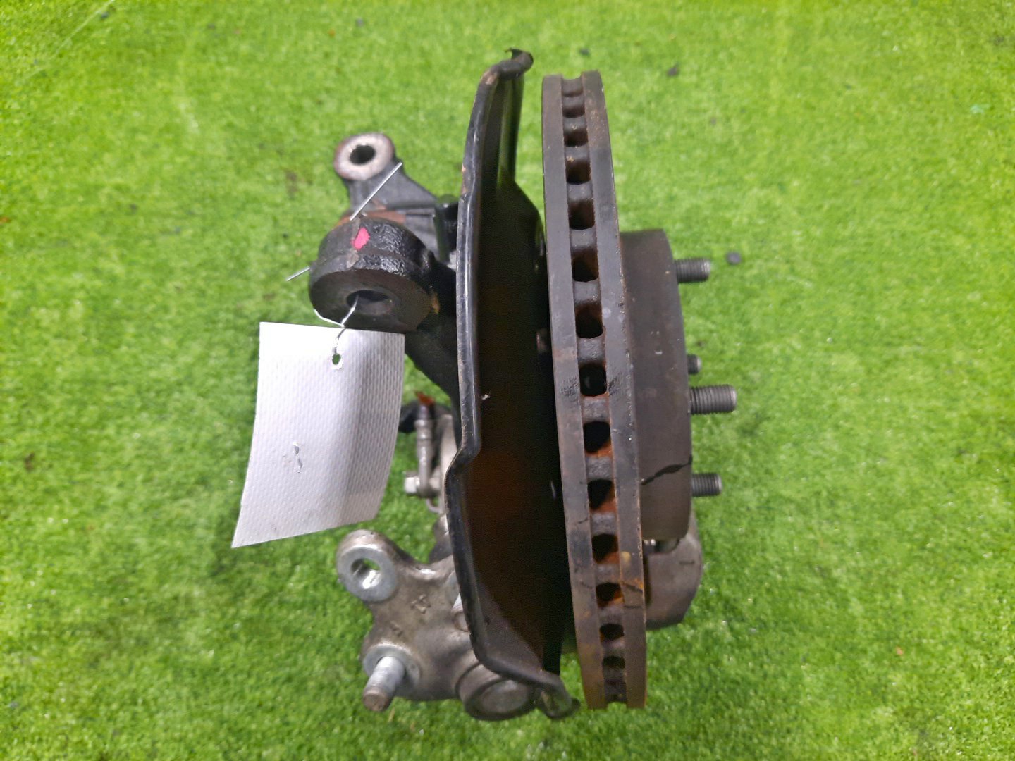 Ступица правая передняя TOYOTA AXIO, COROLLA FIELDER, COROLLA  AXIO, FIELDER NZE141, ZRE142, ZRE142G, NZE141G 1NZ-FE, 2ZR-FAE, 2ZR-FE 2 ракурс