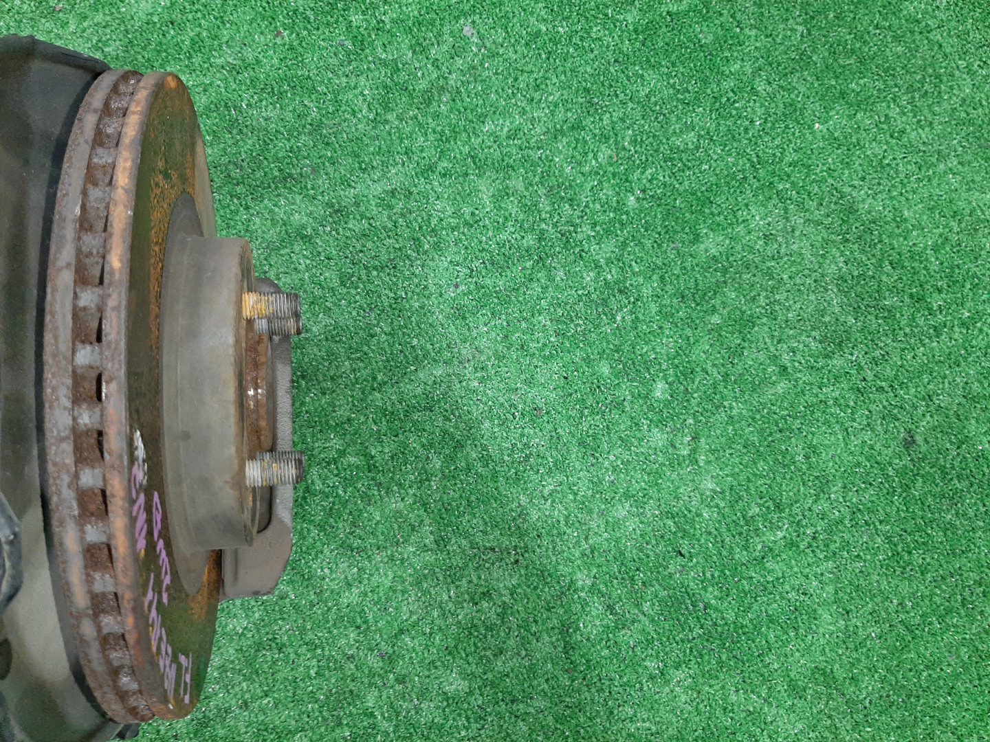 Ступица левая передняя TOYOTA AXIO, COROLLA FIELDER, COROLLA  AXIO, FIELDER NZE141, ZRE142, ZRE142G, NZE141G 1NZ-FE, 2ZR-FAE, 2ZR-FE 3 ракурс