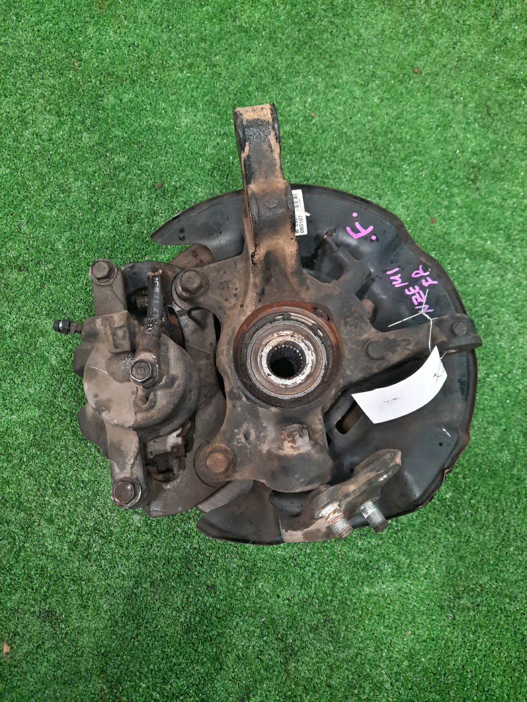 Ступица правая передняя TOYOTA AXIO, COROLLA FIELDER, COROLLA  AXIO, FIELDER NZE141, ZRE142, ZRE142G, NZE141G 1NZ-FE, 2ZR-FAE, 2ZR-FE 2 ракурс