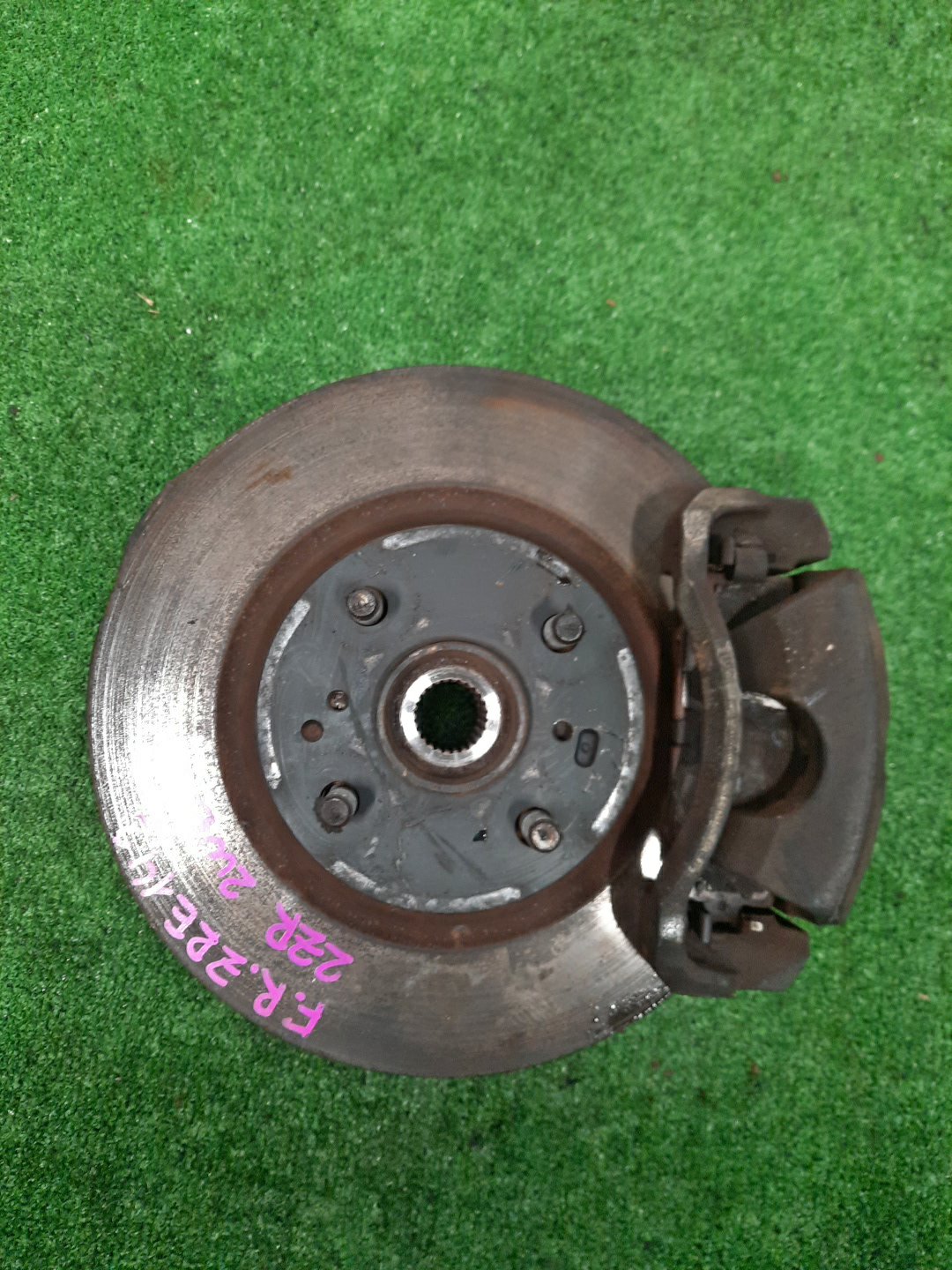 Ступица правая передняя TOYOTA AXIO, COROLLA FIELDER, COROLLA  AXIO, FIELDER NZE141, ZRE142, ZRE142G, NZE141G 1NZ-FE, 2ZR-FAE, 2ZR-FE 1 ракурс
