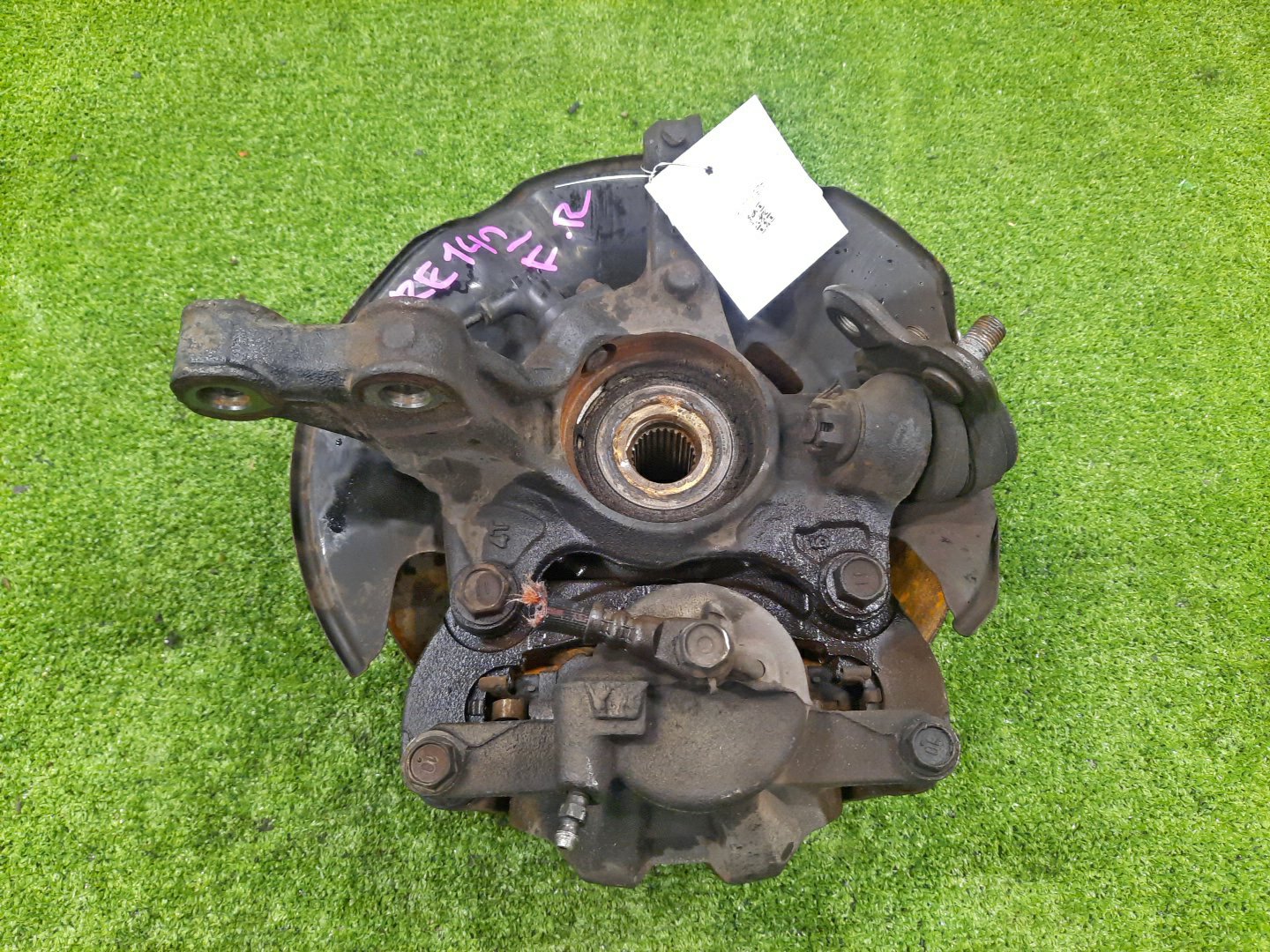 Ступица правая передняя TOYOTA AXIO, COROLLA FIELDER, COROLLA  AXIO, FIELDER NZE141, ZRE142, ZRE142G, NZE141G 1NZ-FE, 2ZR-FAE, 2ZR-FE 3 ракурс