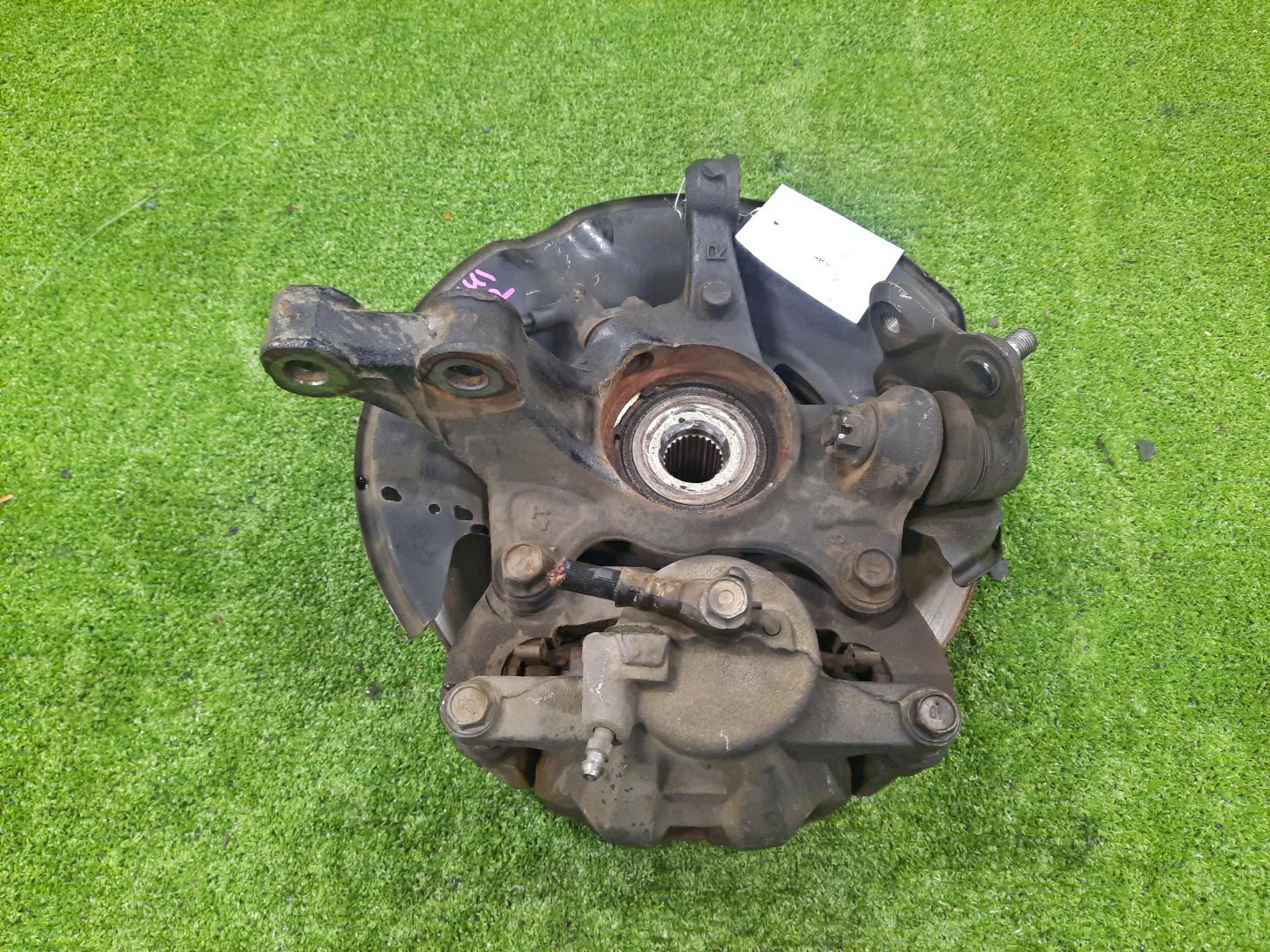 Ступица правая передняя TOYOTA AXIO, COROLLA FIELDER, COROLLA  AXIO, FIELDER NZE141, ZRE142, ZRE142G, NZE141G 1NZ-FE, 2ZR-FAE, 2ZR-FE 3 ракурс
