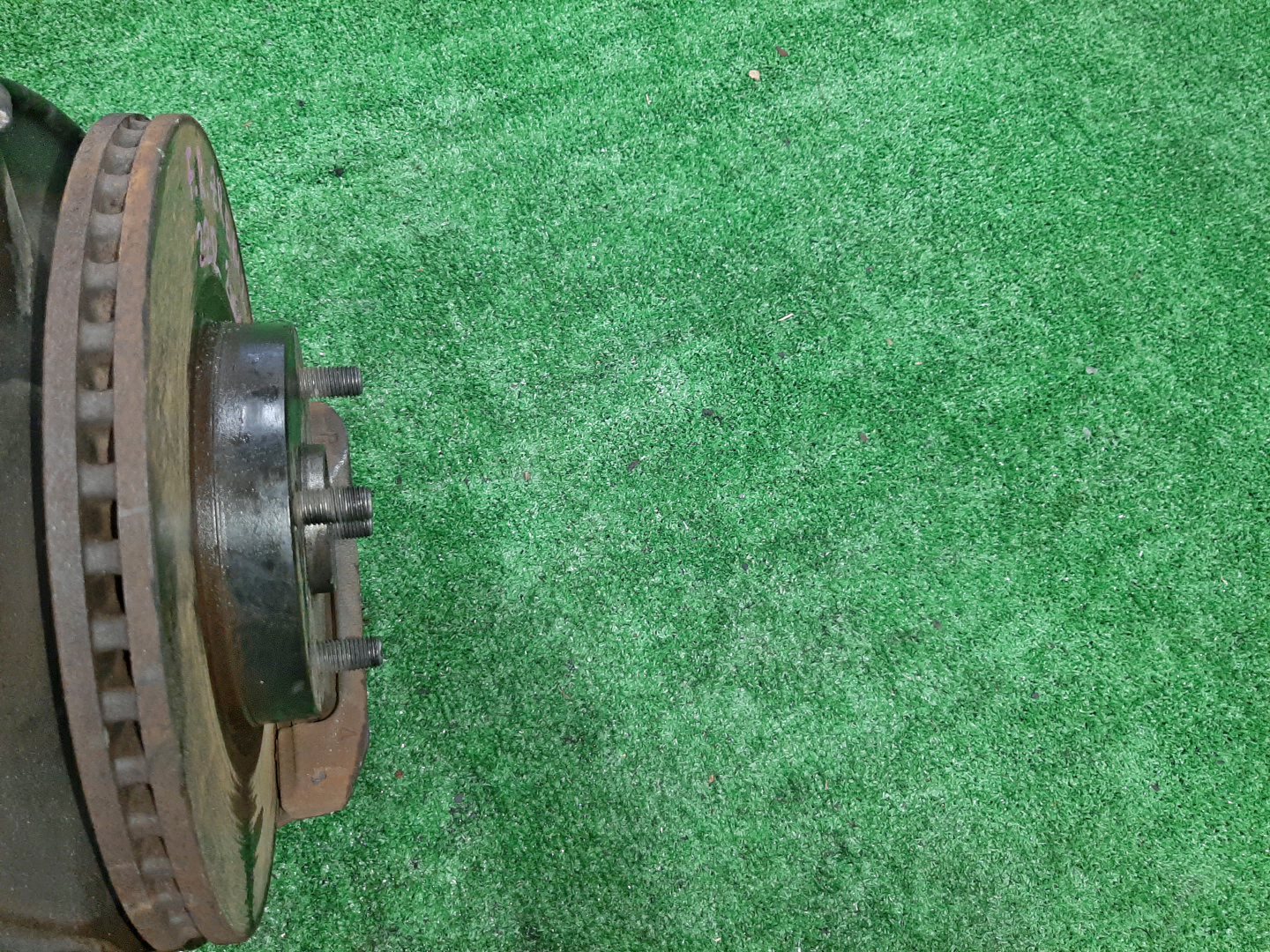 Ступица правая передняя TOYOTA AXIO, COROLLA FIELDER, COROLLA  AXIO, FIELDER NZE141, ZRE142, ZRE142G, NZE141G 1NZ-FE, 2ZR-FAE, 2ZR-FE 3 ракурс