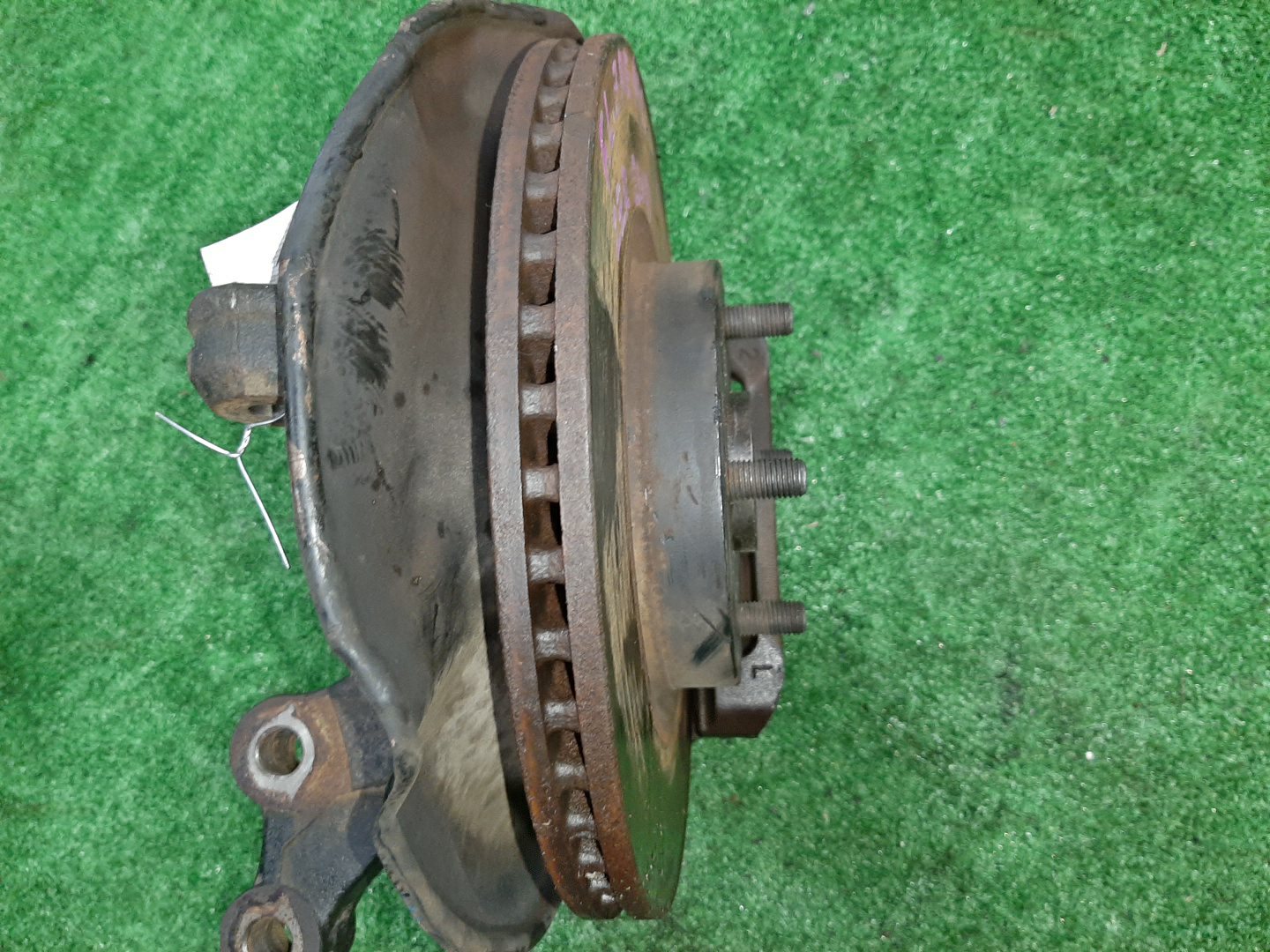 Ступица левая передняя TOYOTA AXIO, COROLLA FIELDER, COROLLA  AXIO, FIELDER NZE141, ZRE142, ZRE142G, NZE141G 1NZ-FE, 2ZR-FAE, 2ZR-FE 3 ракурс