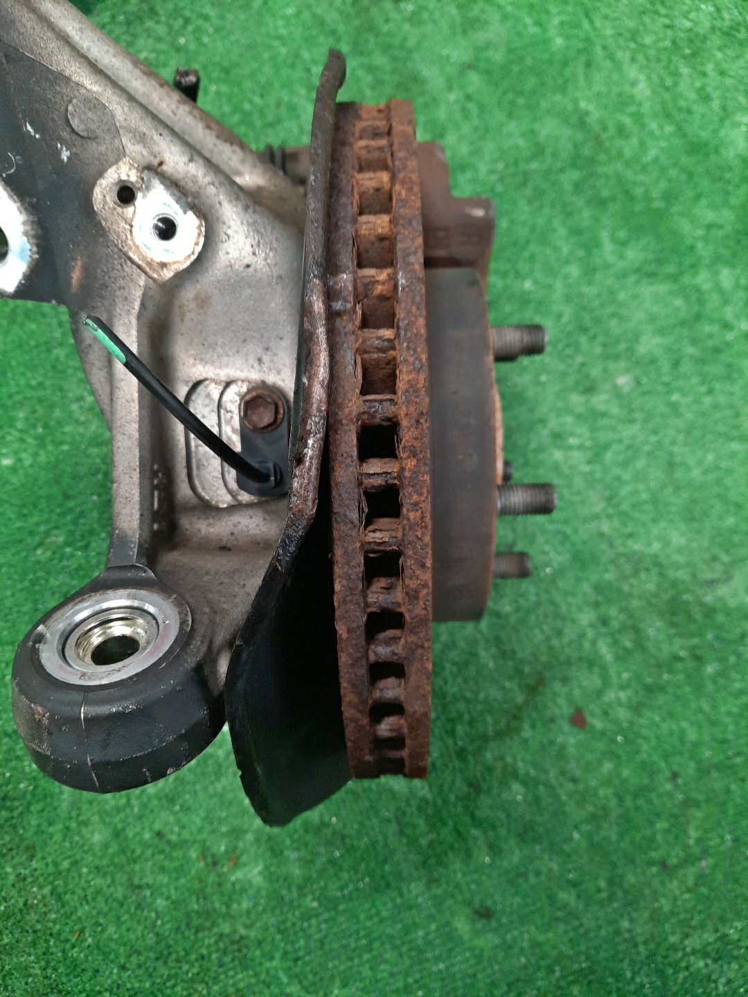 Ступица правая передняя TOYOTA CT200H, PRIUS ZWA10, ZVW35, ZVW30 2ZR-FXE 3 ракурс