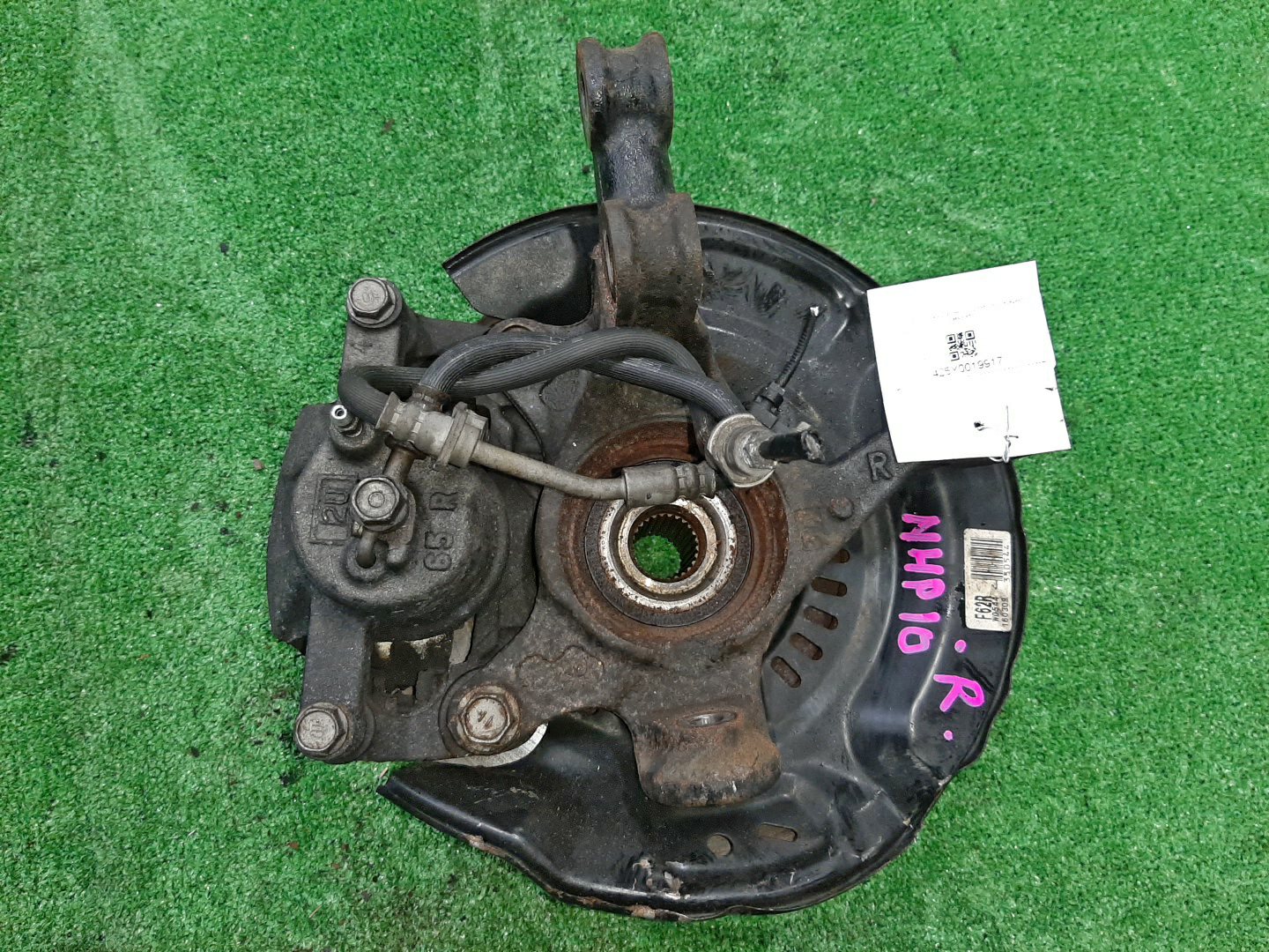Ступица правая передняя TOYOTA AQUA NHP10 1NZ-FXE 2 ракурс