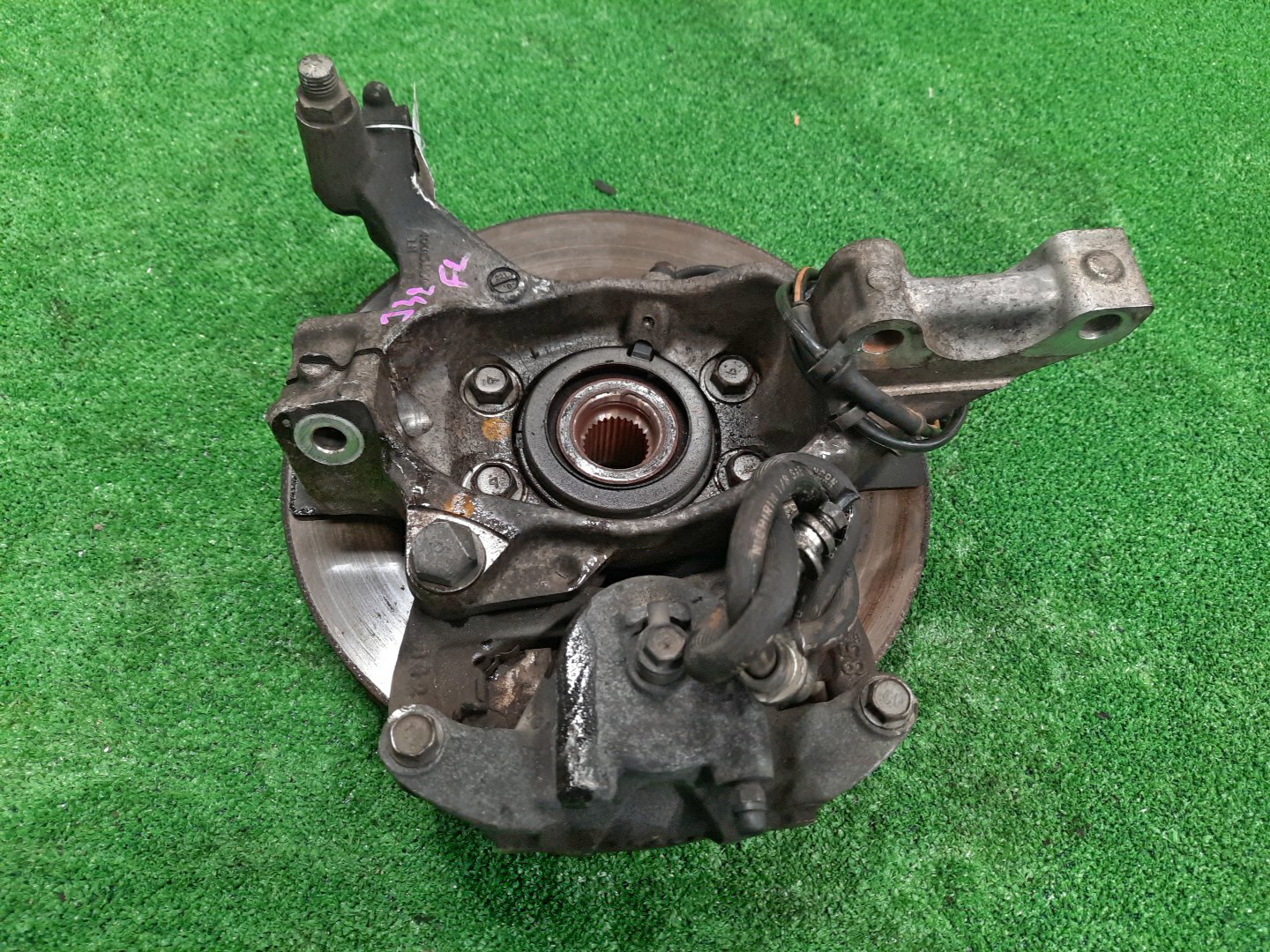 Ступица левая передняя NISSAN TEANA TNJ32, PJ32, J32 QR25DE, VQ35DE, VQ25DE 3 ракурс