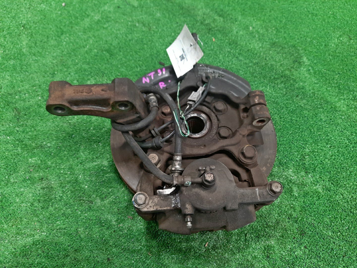 Ступица правая передняя NISSAN X-TRAIL T31, NT31, DNT31, TNT31 MR20DE, M9R, QR25DE 3 ракурс