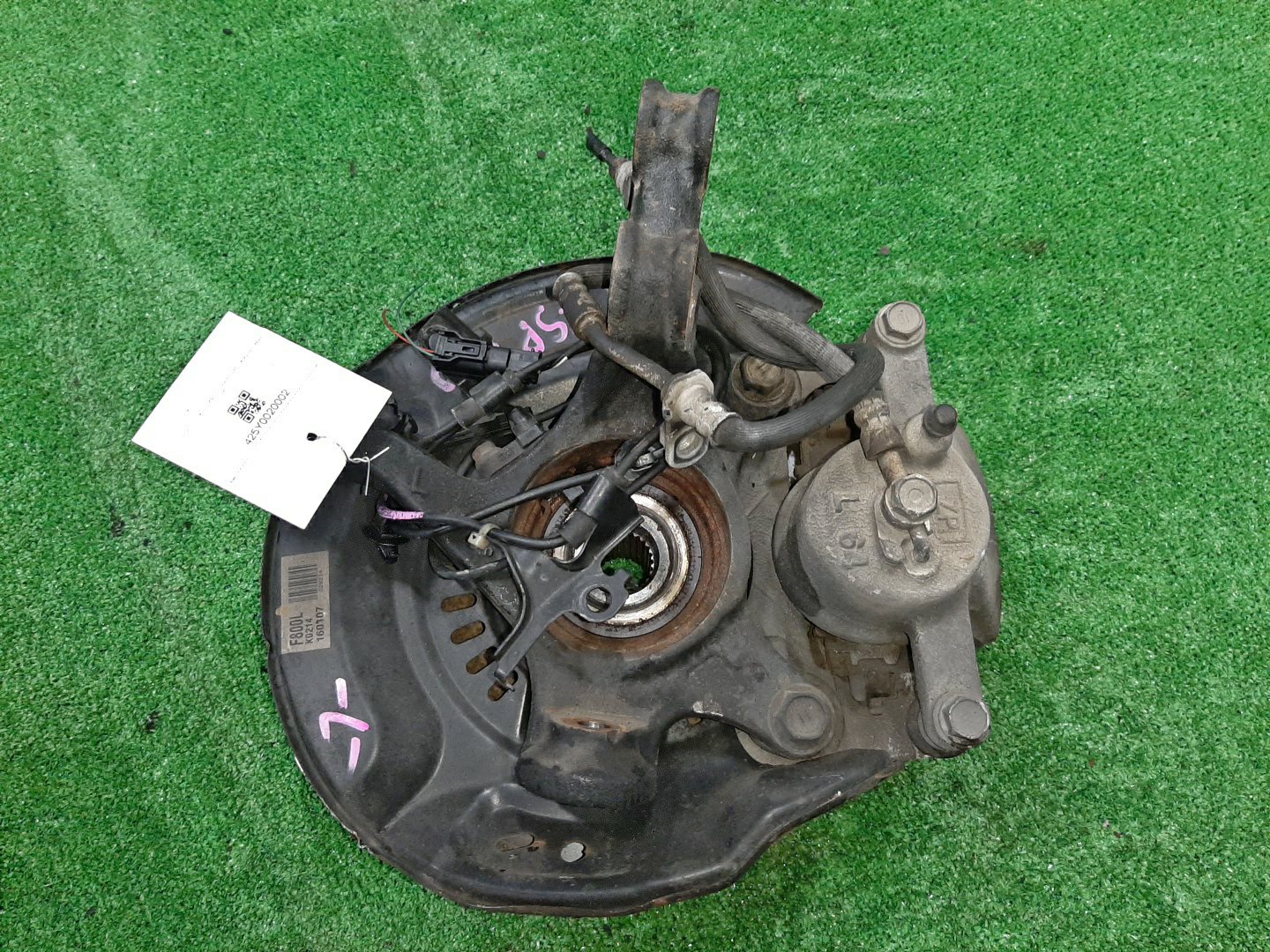 Ступица левая передняя TOYOTA VITZ , KSP130, NSP130, NHP130, NCP131 1NR-FE, 1KR-FE, 1NZ-FXE, 1NZ-FE 2 ракурс Ступица левая передняя TOYOTA VITZ , KSP130, NSP130, NHP130, NCP131 1NR-FE, 1KR-FE, 1NZ-FXE, 1NZ-FE 2 ракурс