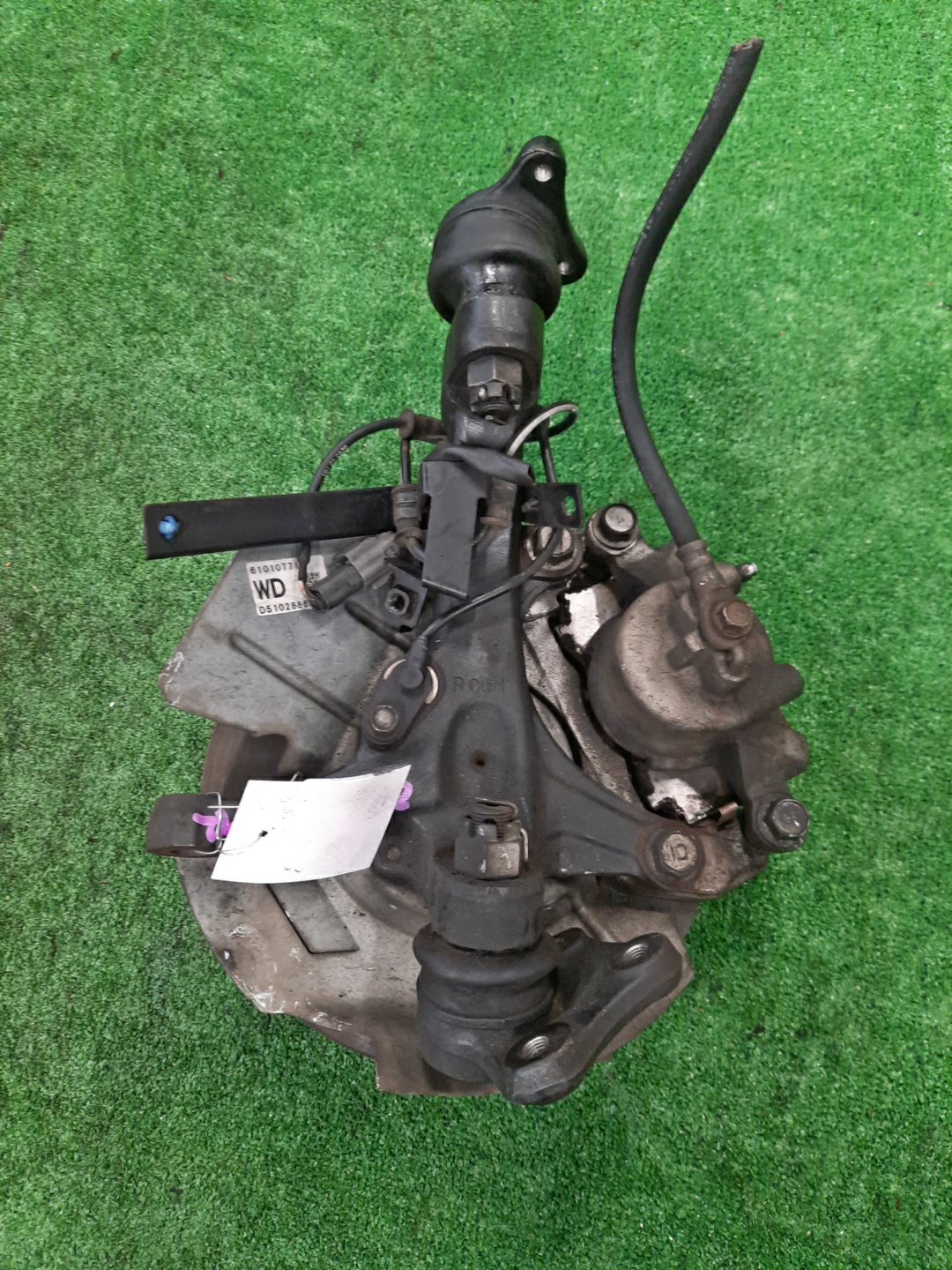 Ступица правая передняя MAZDA BONGO SK22T, SK82V, SK82T, SK22V, SKF2V, SKP2V, SKP2T, SKF2T R2, F8, RF-T, L8 2 ракурс