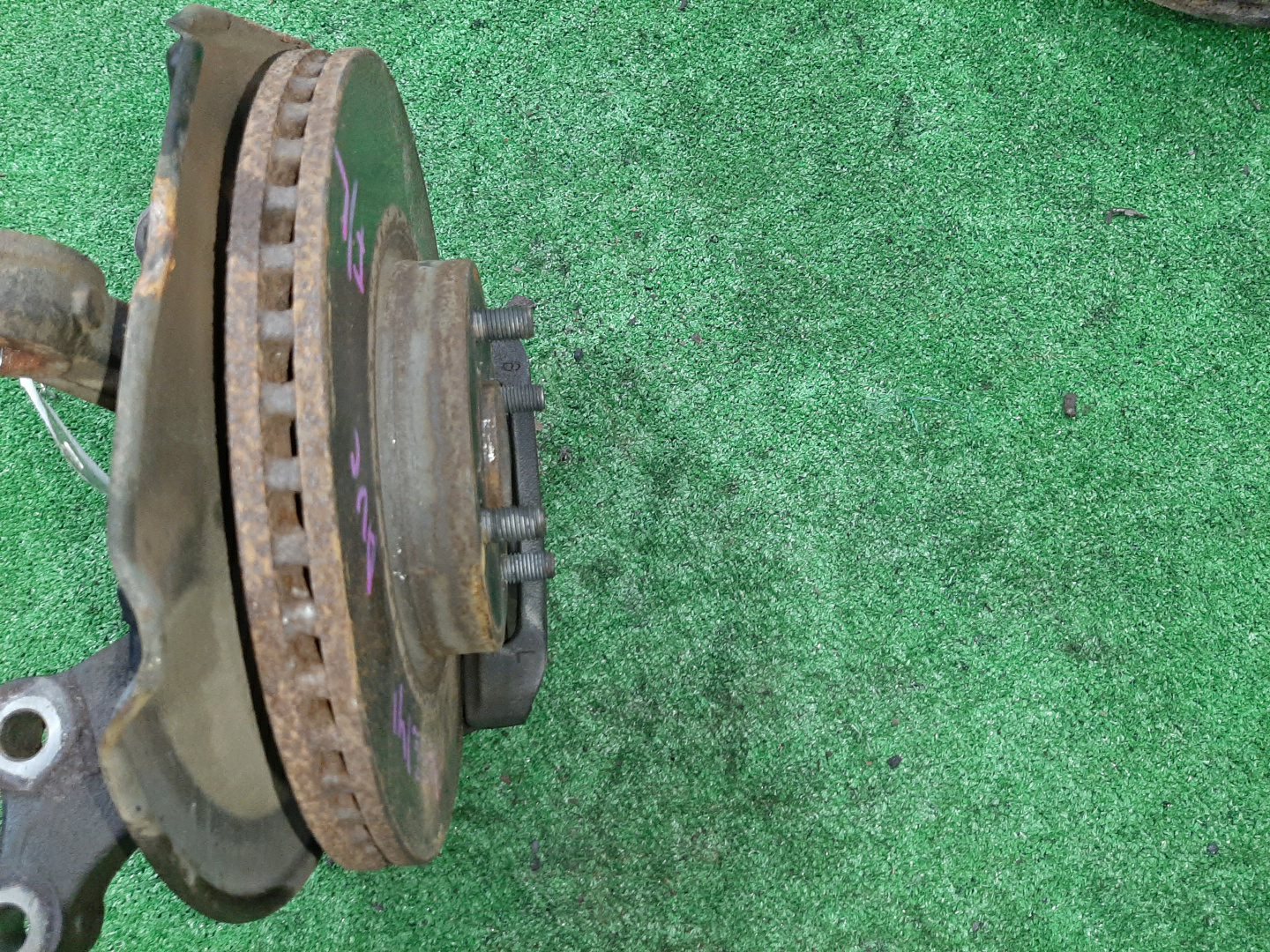 Ступица левая передняя TOYOTA AXIO, COROLLA FIELDER, COROLLA  AXIO, FIELDER NZE141, ZRE142, ZRE142G, NZE141G 1NZ-FE, 2ZR-FAE, 2ZR-FE 4 ракурс
