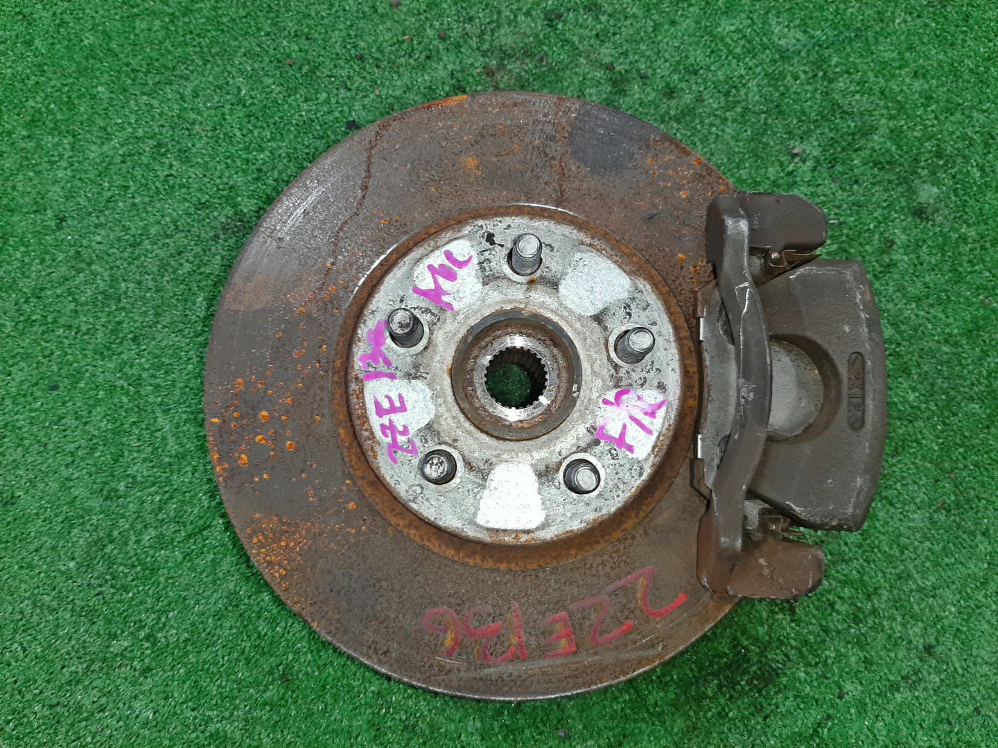 Ступица правая передняя TOYOTA VOLTZ ZZE136, ZZE137 1ZZ-FE, 2ZZ-GE 1 ракурс