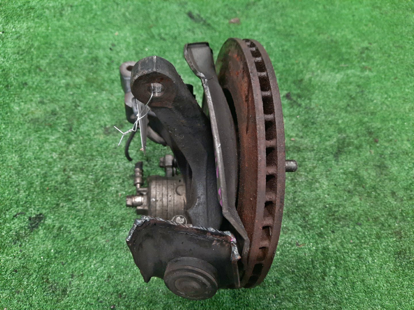 Ступица правая передняя SUZUKI SWIFT ZC11S M13A 2 ракурс
