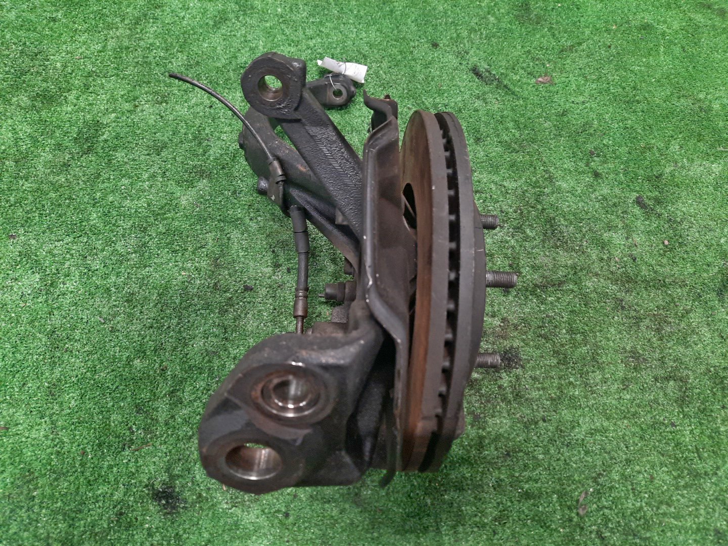 Ступица правая передняя MAZDA ATENZA GG3S, GY3W, GYEW, GGEP, GGES, GG3P L3-VE, LF-DE, LF-VE 2 ракурс Ступица правая передняя MAZDA ATENZA GG3S, GY3W, GYEW, GGEP, GGES, GG3P L3-VE, LF-DE, LF-VE 2 ракурс