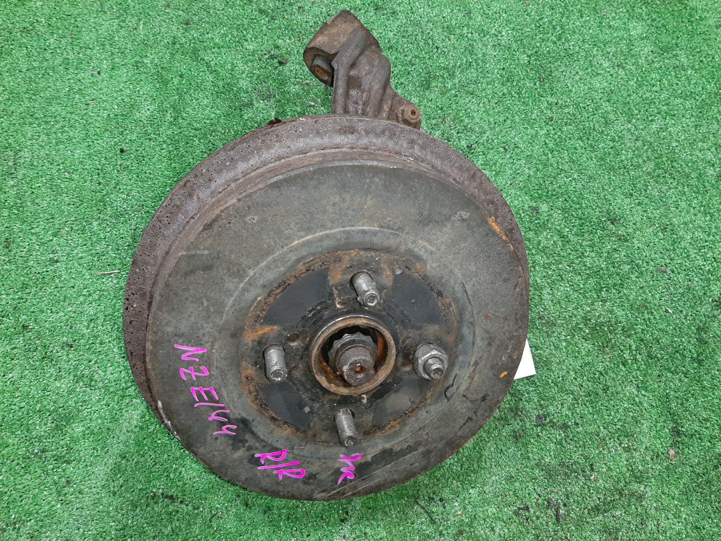 Ступица правая задняя TOYOTA AXIO, COROLLA FIELDER, COROLLA  AXIO, FIELDER NZE144, ZRE144, ZRE144G, NZE144G 1NZ-FE, 2ZR-FAE, 2ZR-FE 1 ракурс