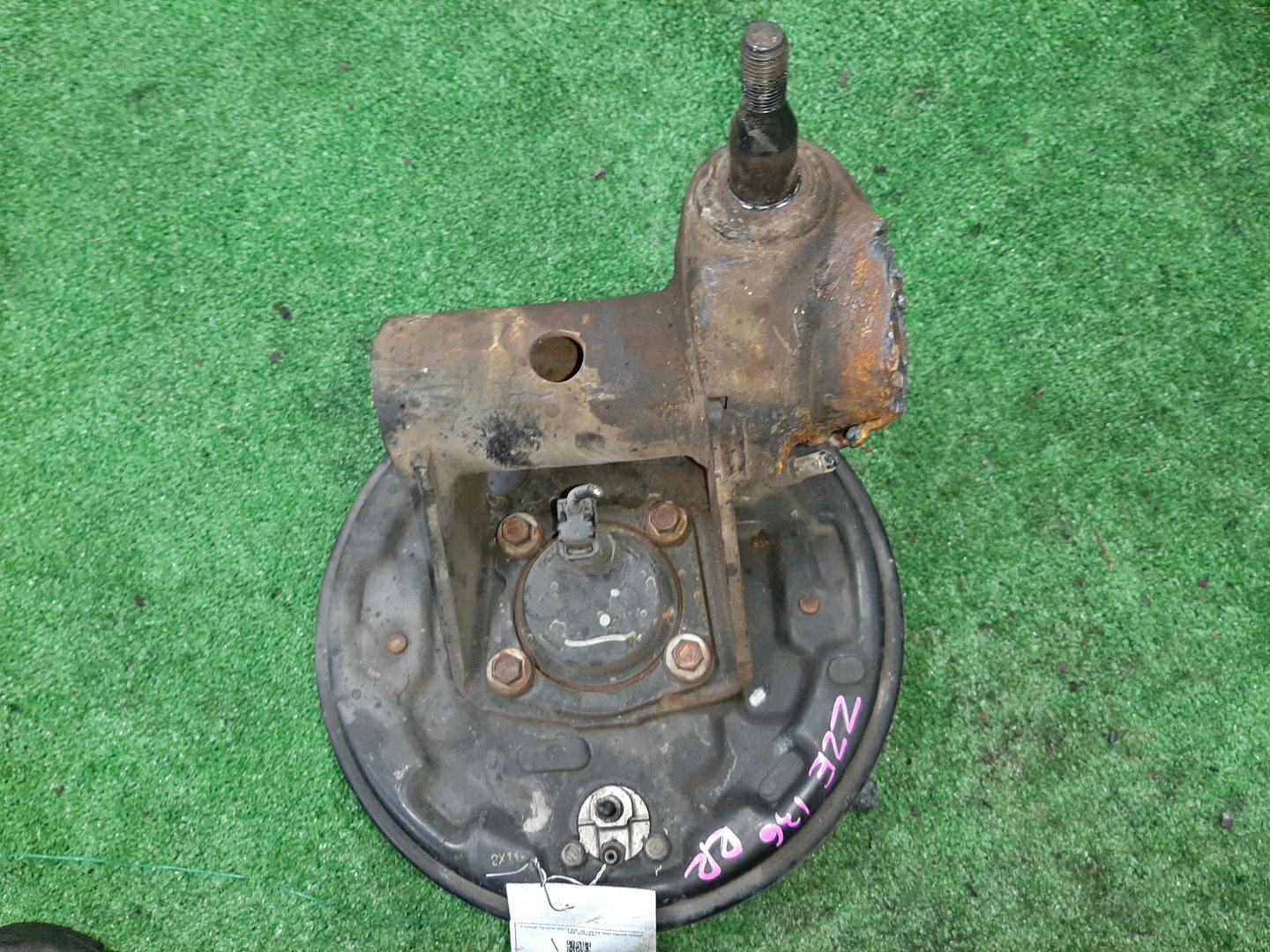 Ступица правая задняя TOYOTA VOLTZ ZZE136 1ZZ-FE 2 ракурс