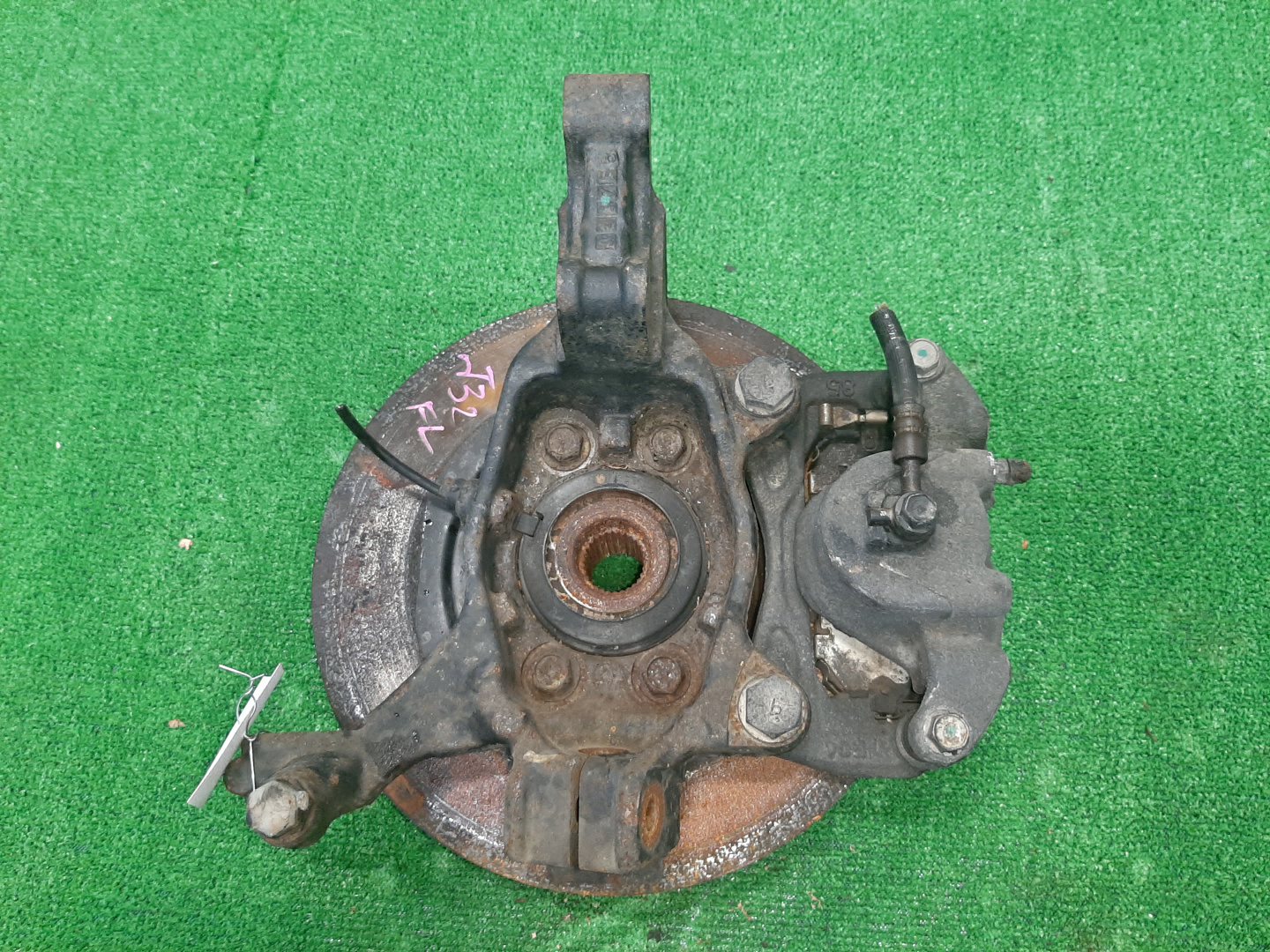 Ступица левая передняя NISSAN TEANA TNJ32, PJ32, J32 QR25DE, VQ35DE, VQ25DE 2 ракурс