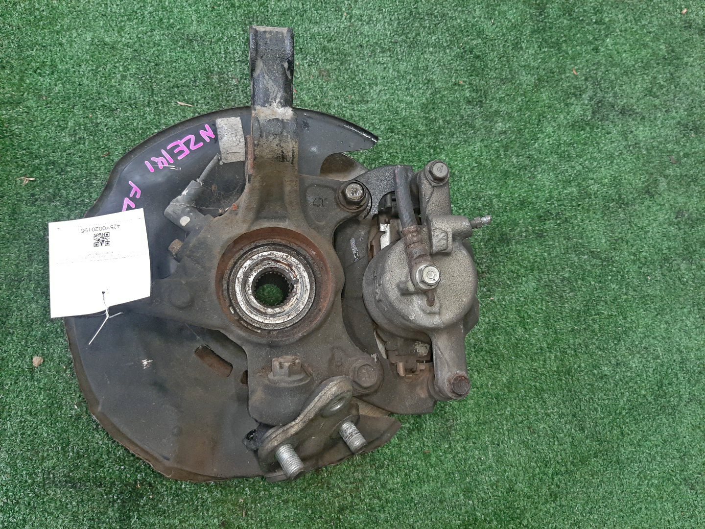 Ступица левая передняя TOYOTA AXIO, COROLLA FIELDER, COROLLA  AXIO, FIELDER NZE141, ZRE142, ZRE142G, NZE141G 1NZ-FE, 2ZR-FAE, 2ZR-FE 2 ракурс