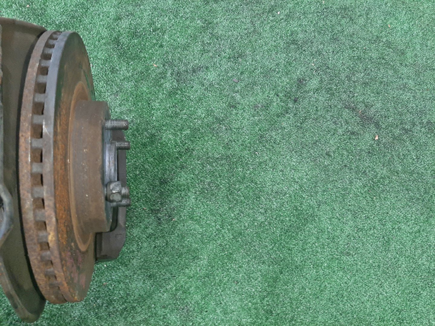 Ступица левая передняя TOYOTA AXIO, COROLLA FIELDER, COROLLA  AXIO, FIELDER NZE141, ZRE142, ZRE142G, NZE141G 1NZ-FE, 2ZR-FAE, 2ZR-FE 3 ракурс