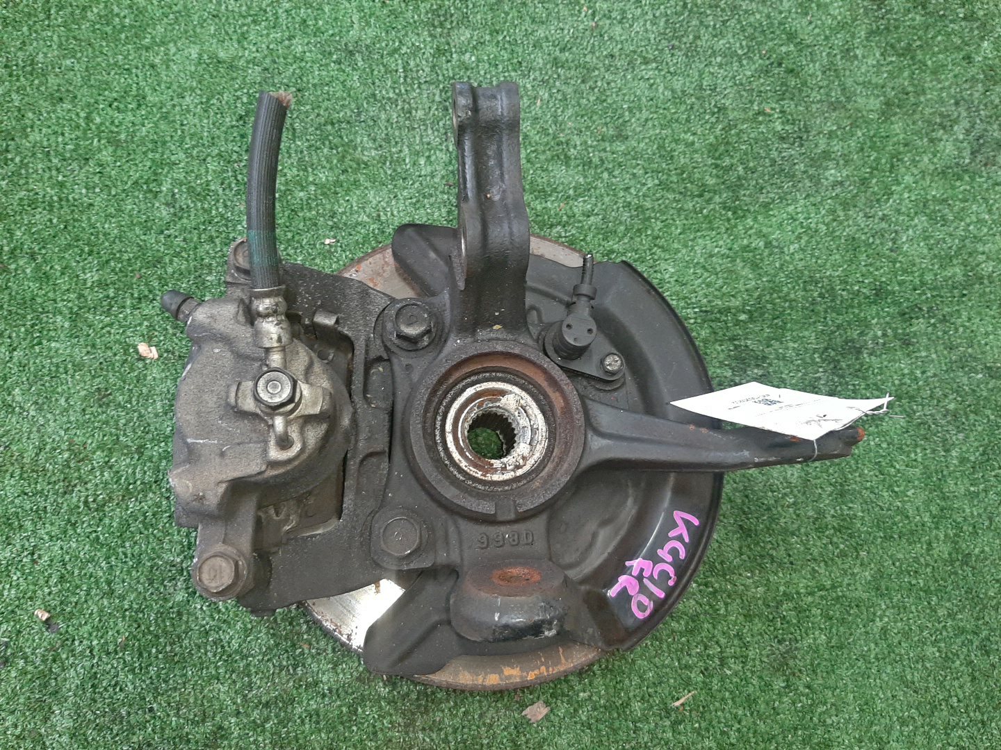 Ступица правая передняя TOYOTA PASSO, BOON KGC15, KGC10, QNC10, M301S, M310S, M300S 1KR-FE, K3-VE 2 ракурс