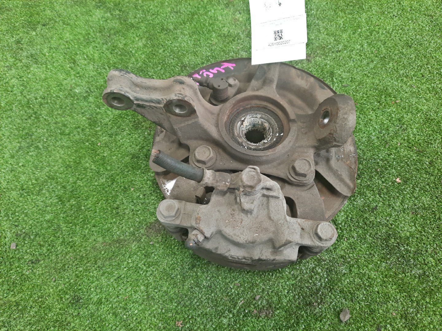 Ступица левая передняя TOYOTA PASSO, BOON KGC15, KGC10, QNC10, M301S, M310S, M300S 1KR-FE, K3-VE 3 ракурс
