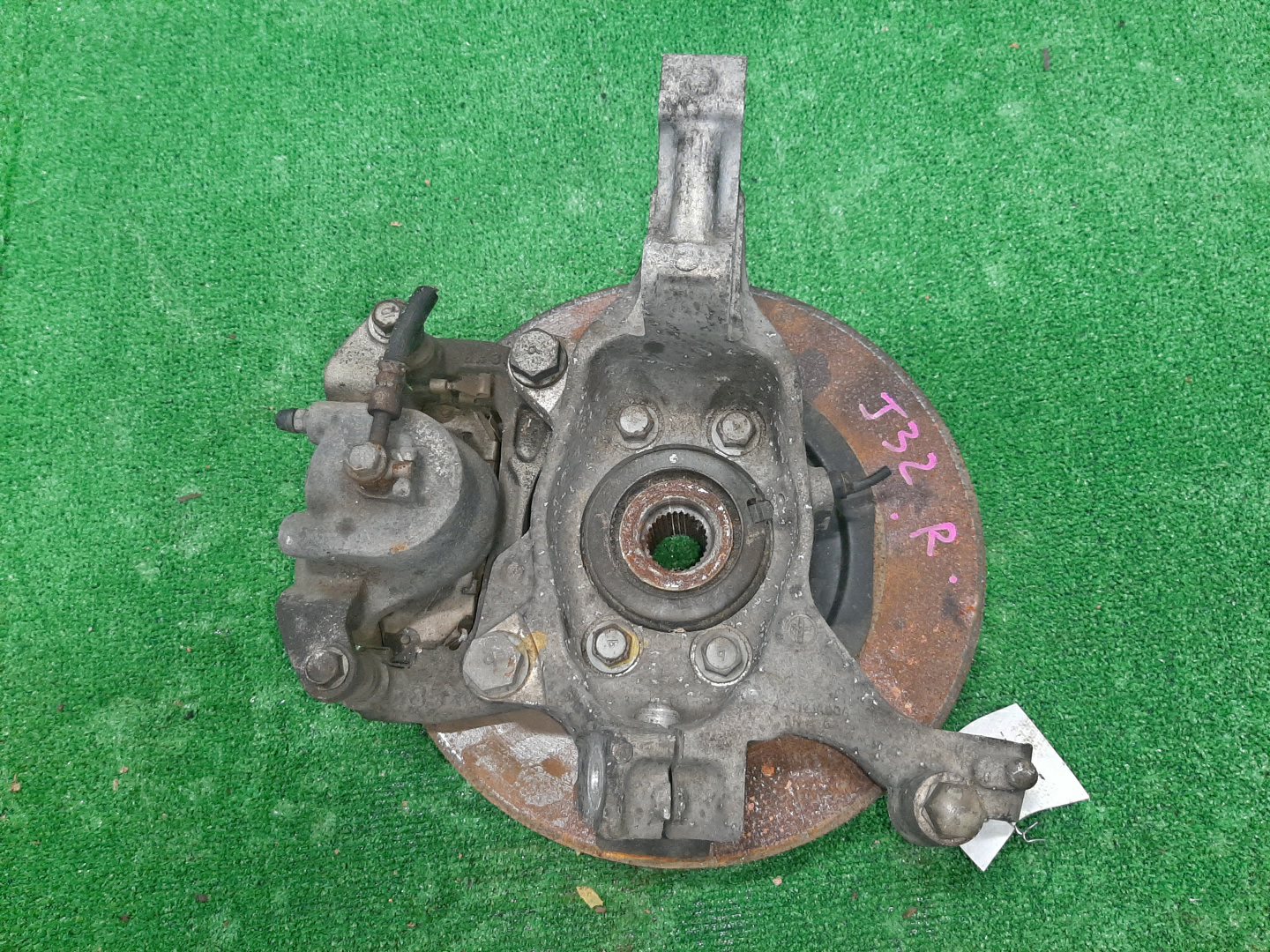 Ступица правая передняя NISSAN TEANA TNJ32, PJ32, J32 QR25DE, VQ35DE, VQ25DE 2 ракурс