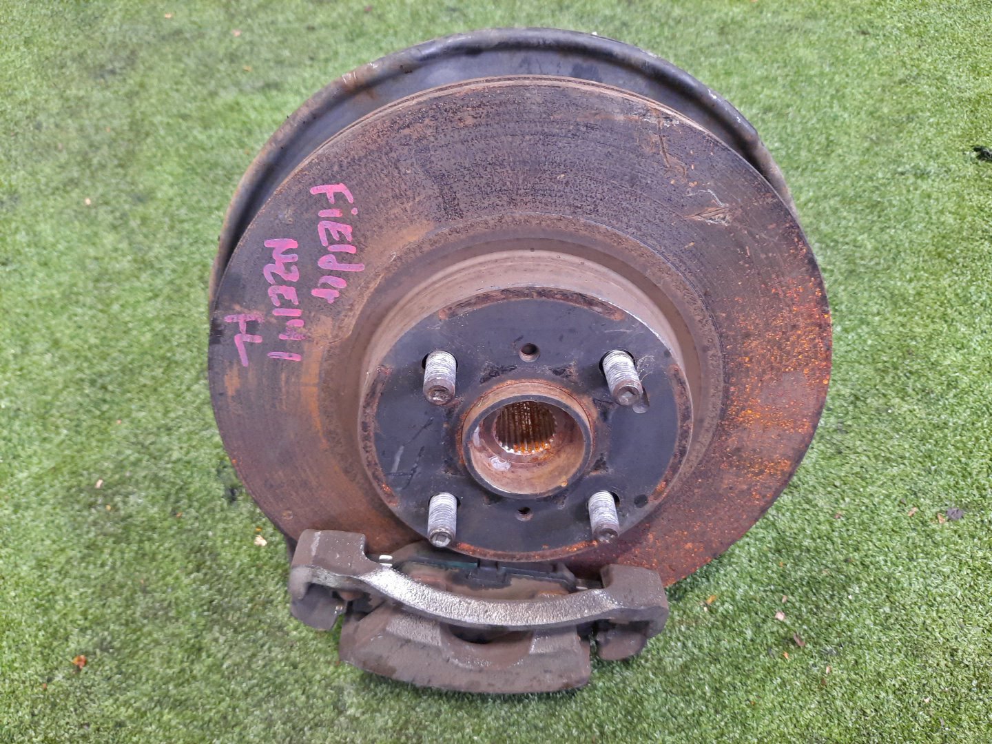 Ступица левая передняя TOYOTA AXIO, COROLLA FIELDER, COROLLA  AXIO, FIELDER NZE141, ZRE142, ZRE142G, NZE141G 1NZ-FE, 2ZR-FAE, 2ZR-FE 1 ракурс
