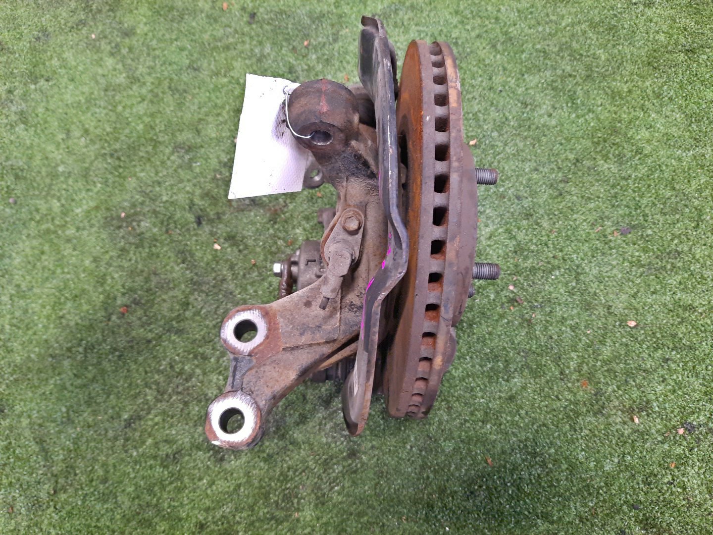 Ступица левая передняя TOYOTA AXIO, COROLLA FIELDER, COROLLA  AXIO, FIELDER NZE141, ZRE142, ZRE142G, NZE141G 1NZ-FE, 2ZR-FAE, 2ZR-FE 2 ракурс