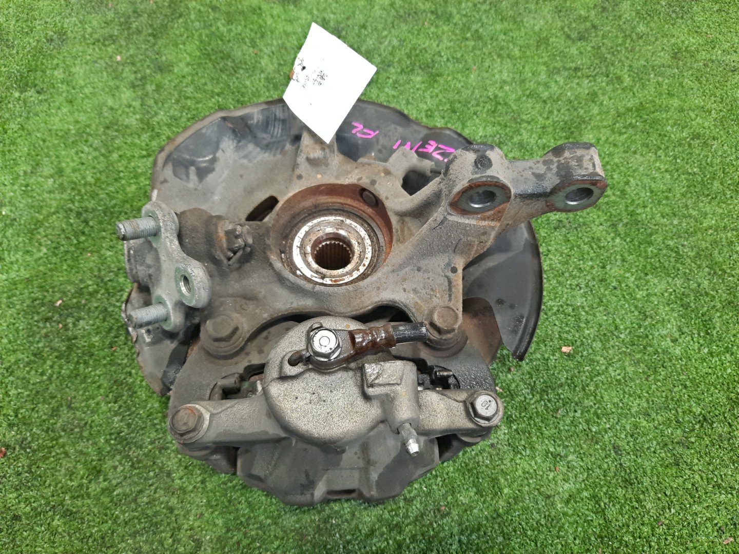 Ступица левая передняя TOYOTA AXIO, COROLLA FIELDER, COROLLA  AXIO, FIELDER NZE141, ZRE142, ZRE142G, NZE141G 1NZ-FE, 2ZR-FAE, 2ZR-FE 3 ракурс